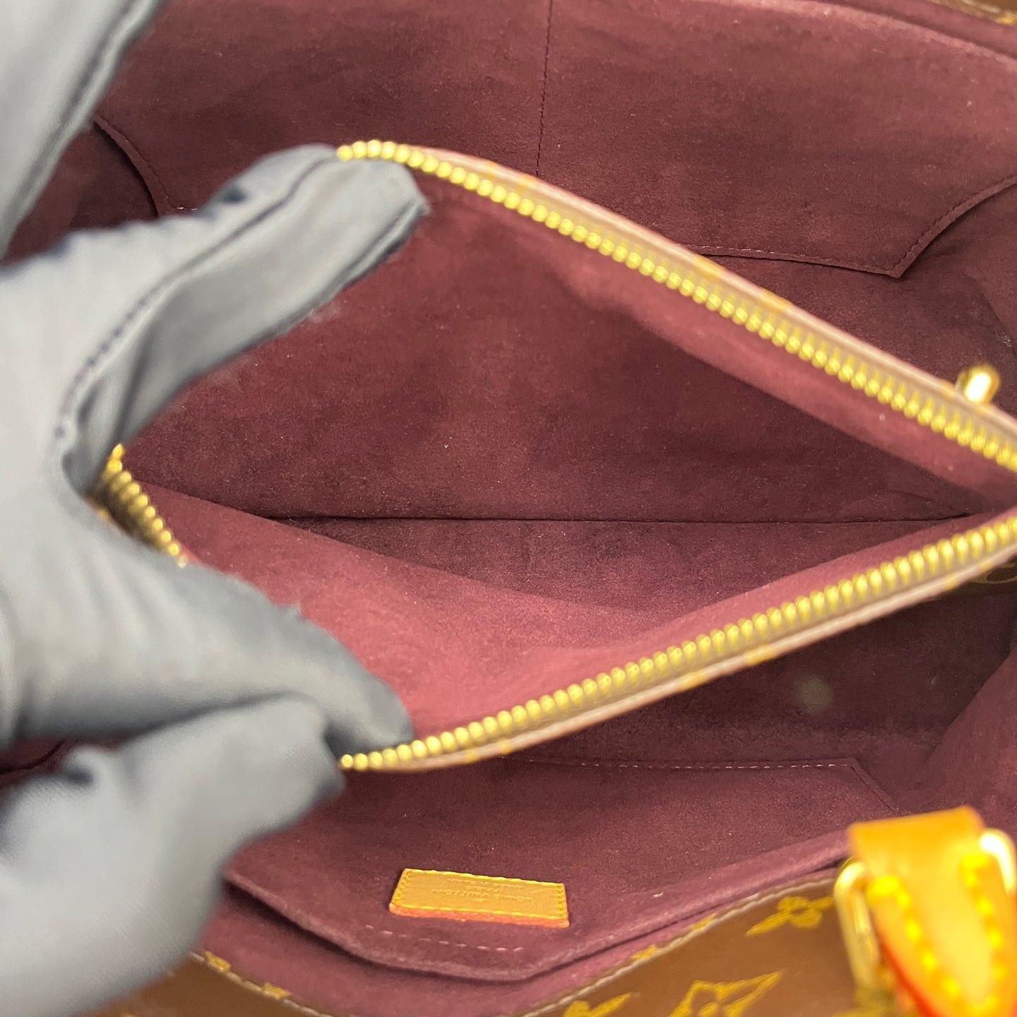 Louis Vuitton - Montaigne - Leather - Brown - (medium)