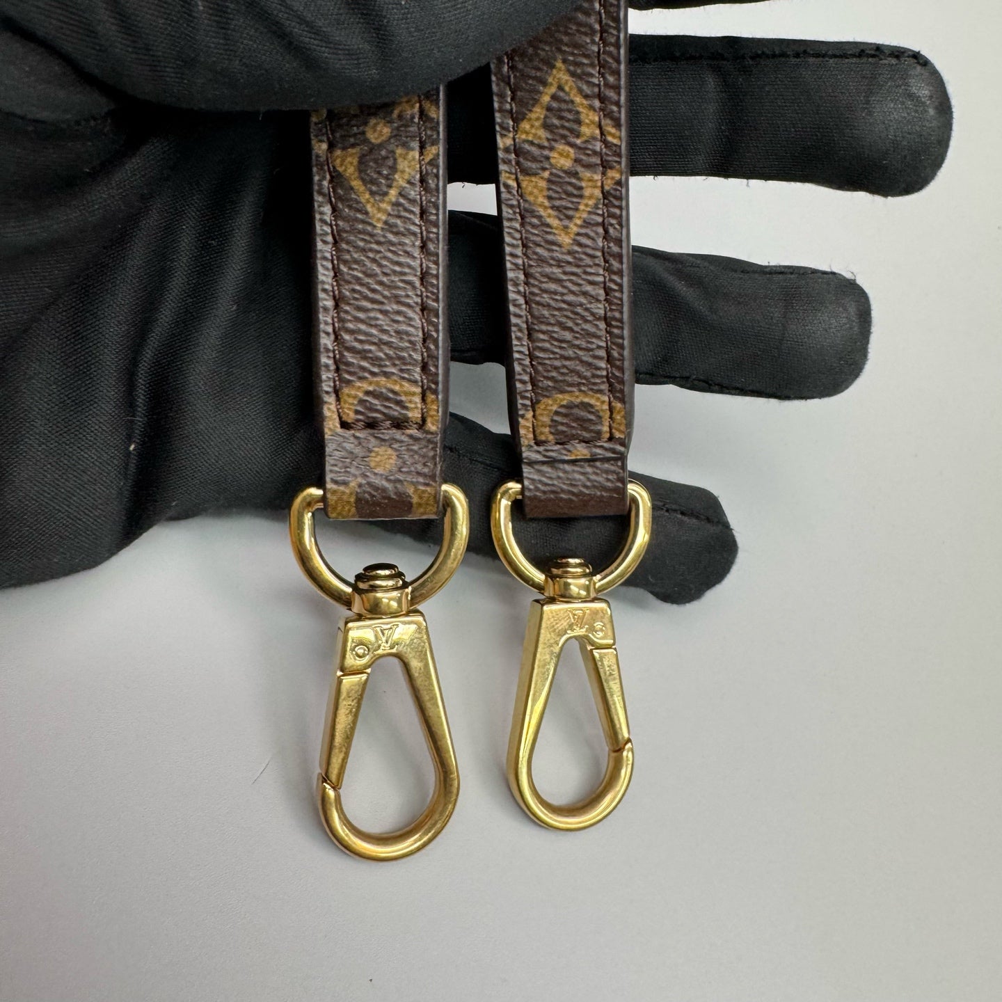 Louis Vuitton - Montaigne - Leather - Brown - (medium)