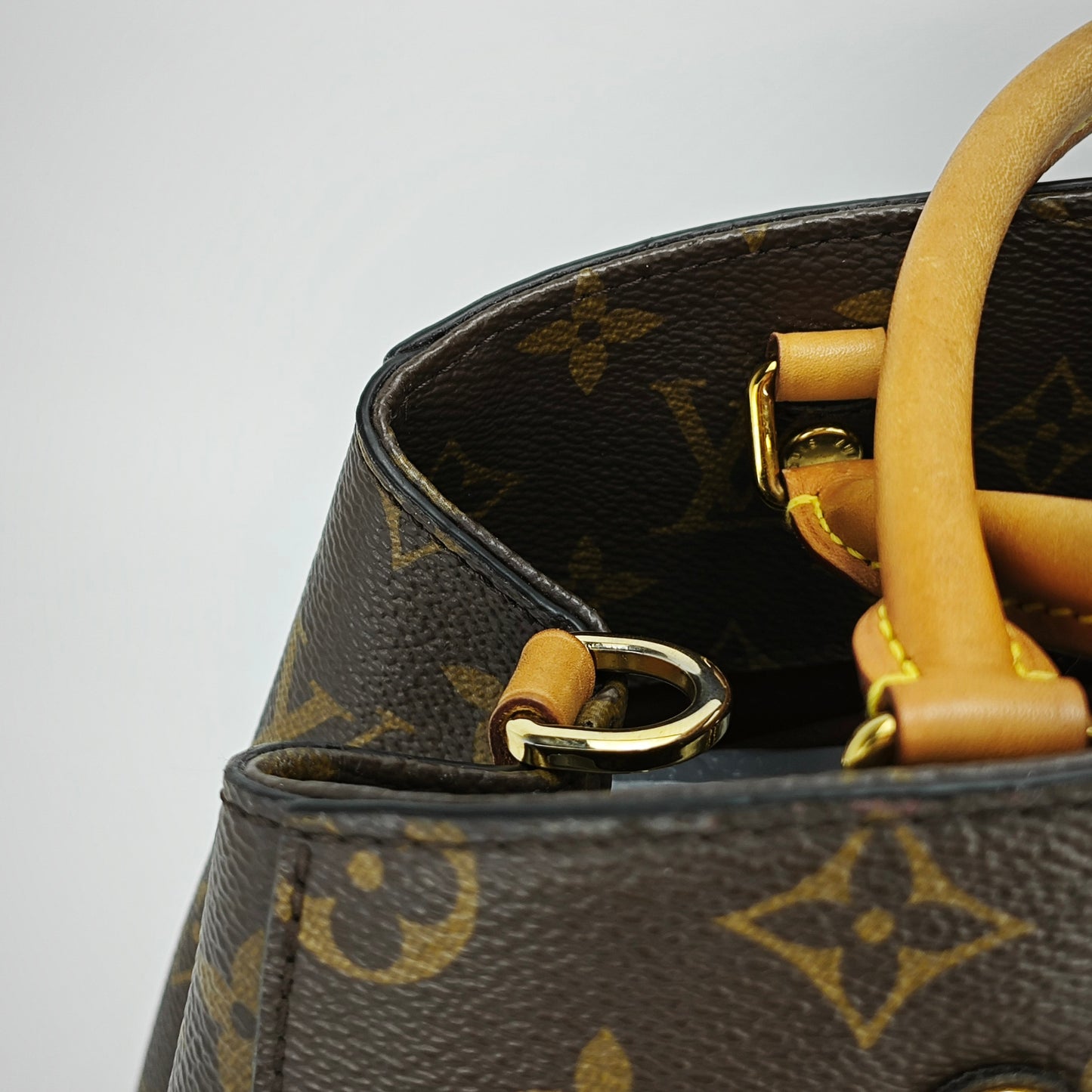 Louis Vuitton - Montaigne MM - Monogram canvas with natural cowhide leather trim - Brown - (medium)