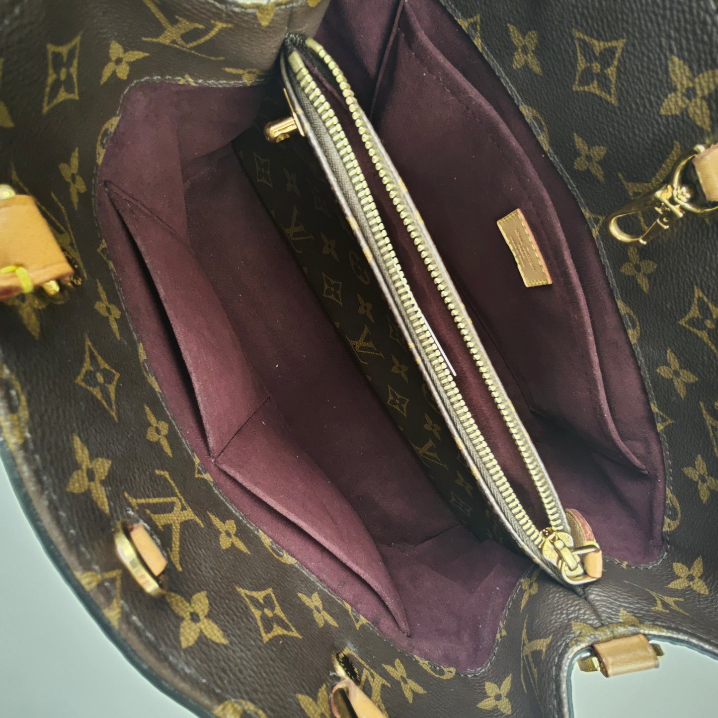 Louis Vuitton - Montaigne MM - Monogram canvas with natural cowhide leather trim - Brown - (medium)