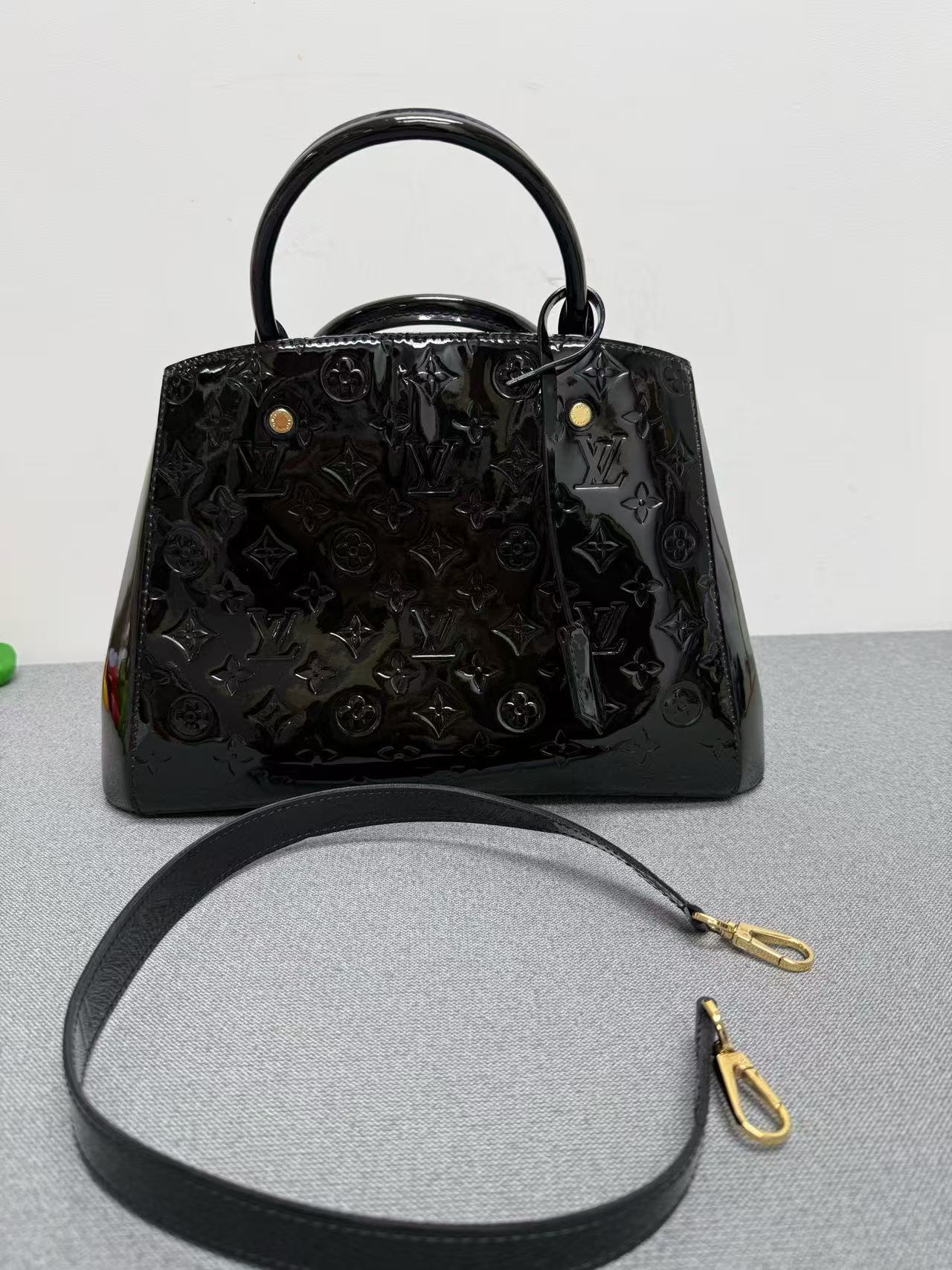 Louis Vuitton - Montaigne - Patent leather - Black - (medium)
