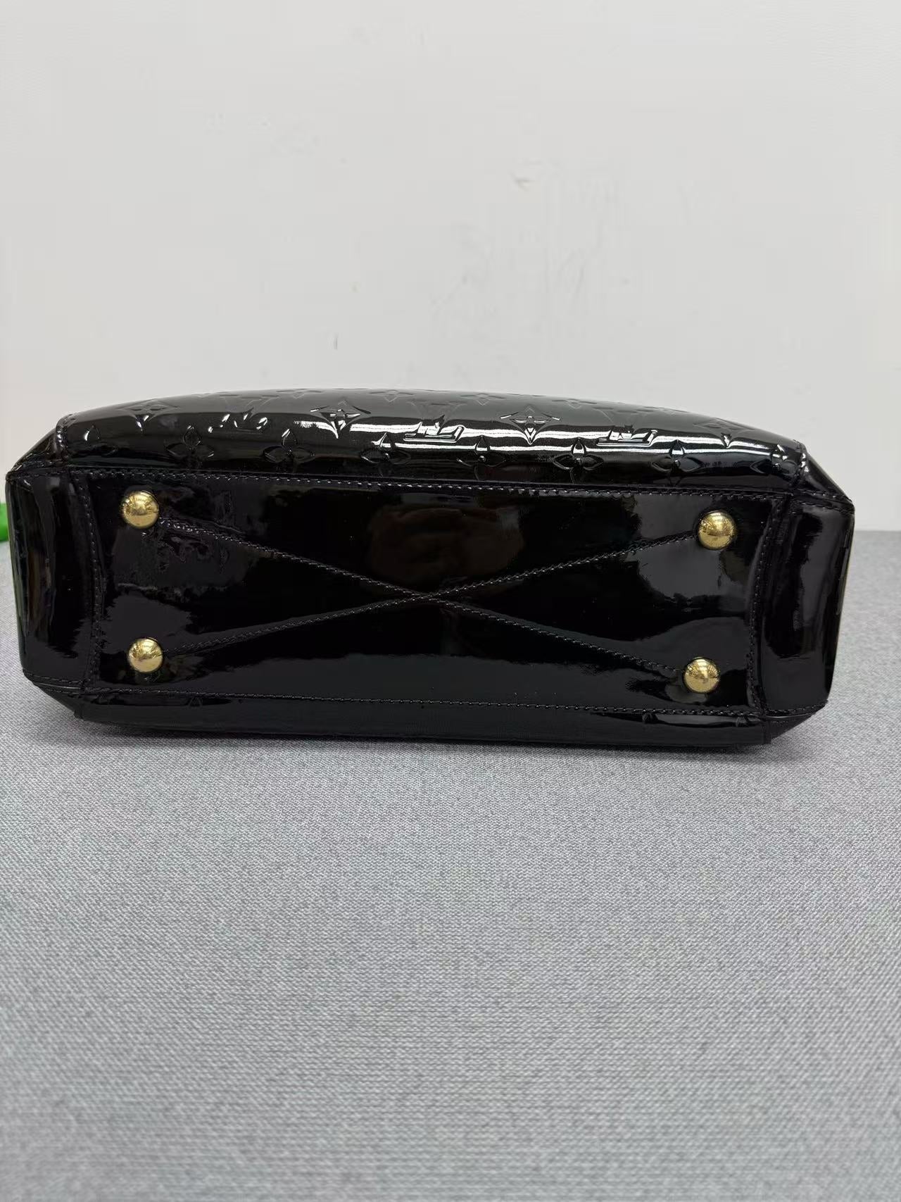 Louis Vuitton - Montaigne - Patent leather - Black - (medium)