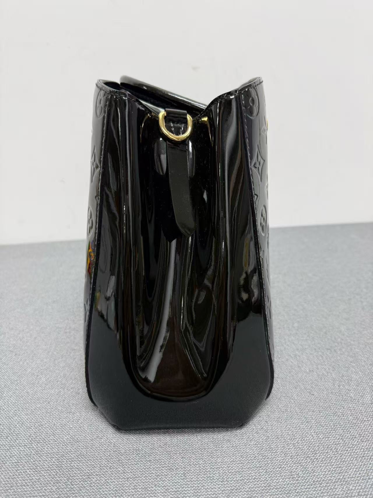 Louis Vuitton - Montaigne - Patent leather - Black - (medium)