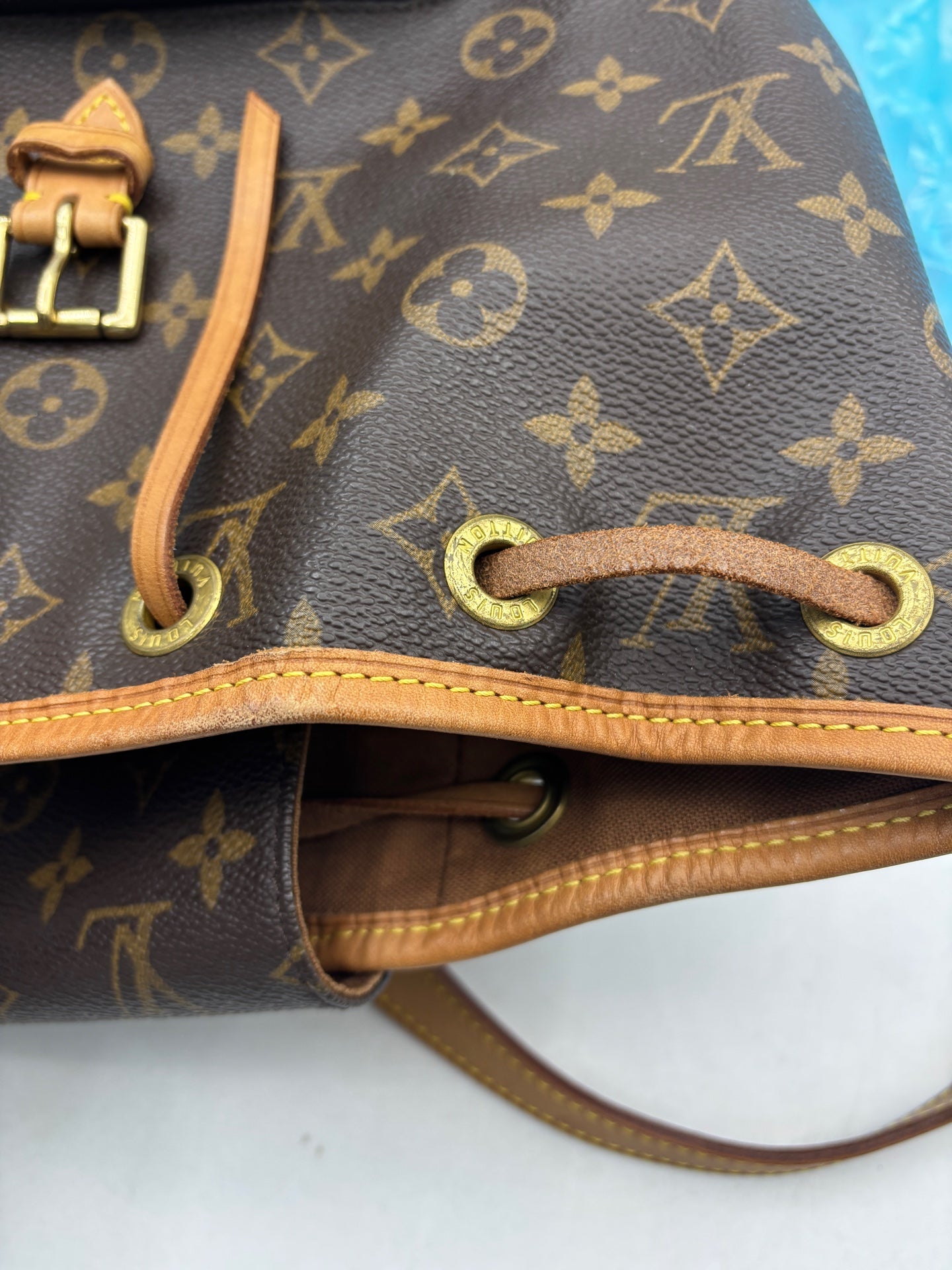 Louis Vuitton - Montsouris - Cloth - Brown - (medium)