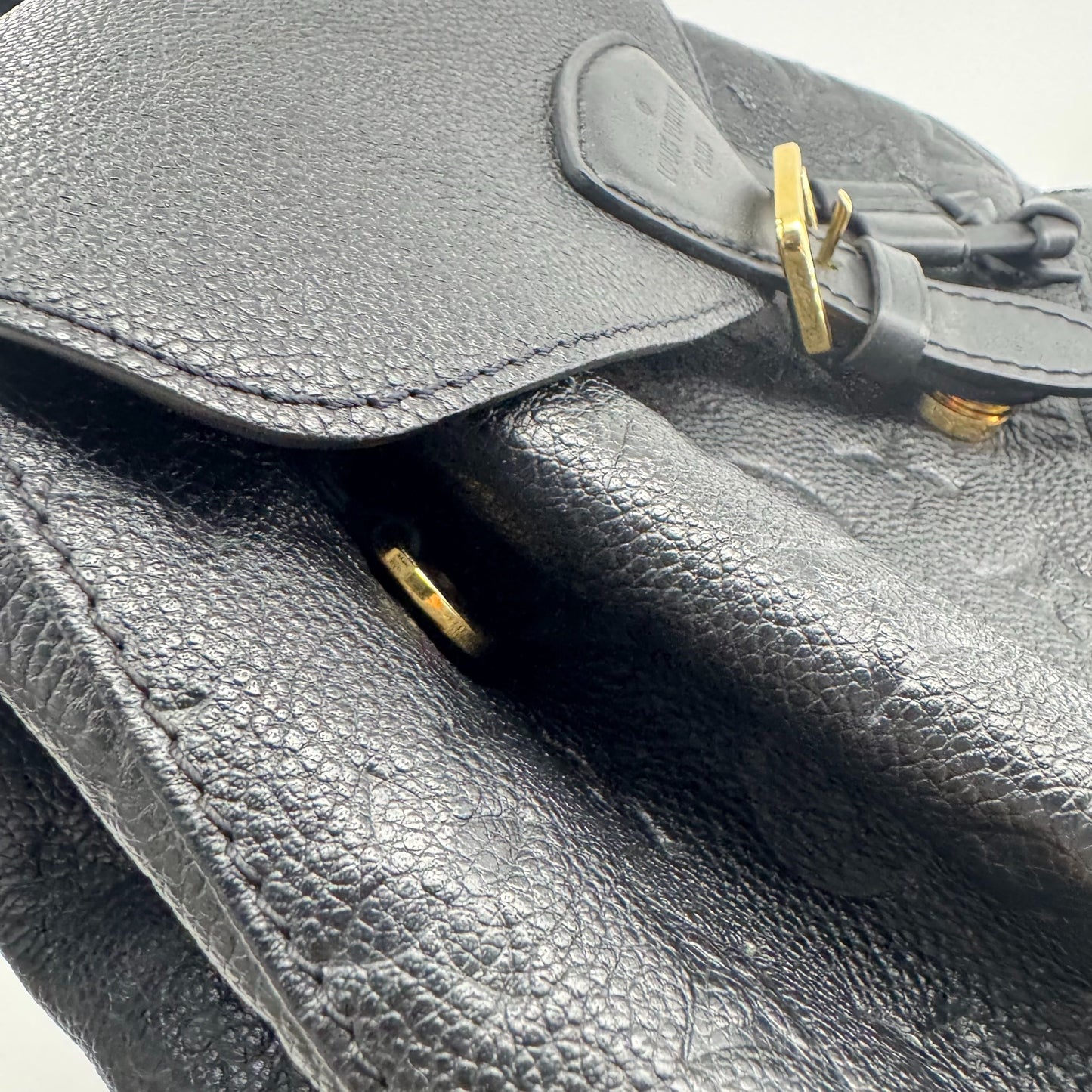 Louis Vuitton - Montsouris - Leather - Black - (medium)