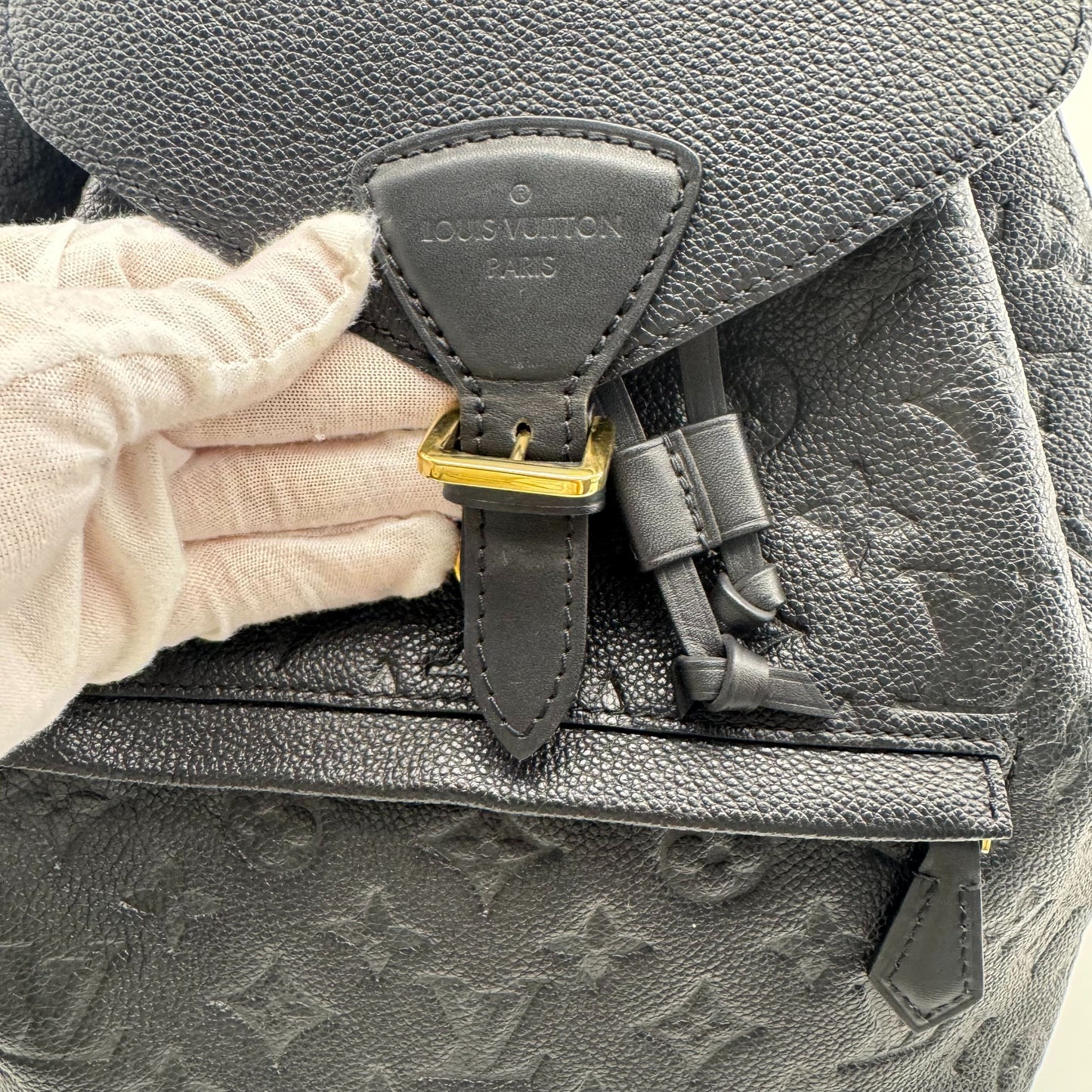 Louis Vuitton - Montsouris - Leather - Black - (medium)