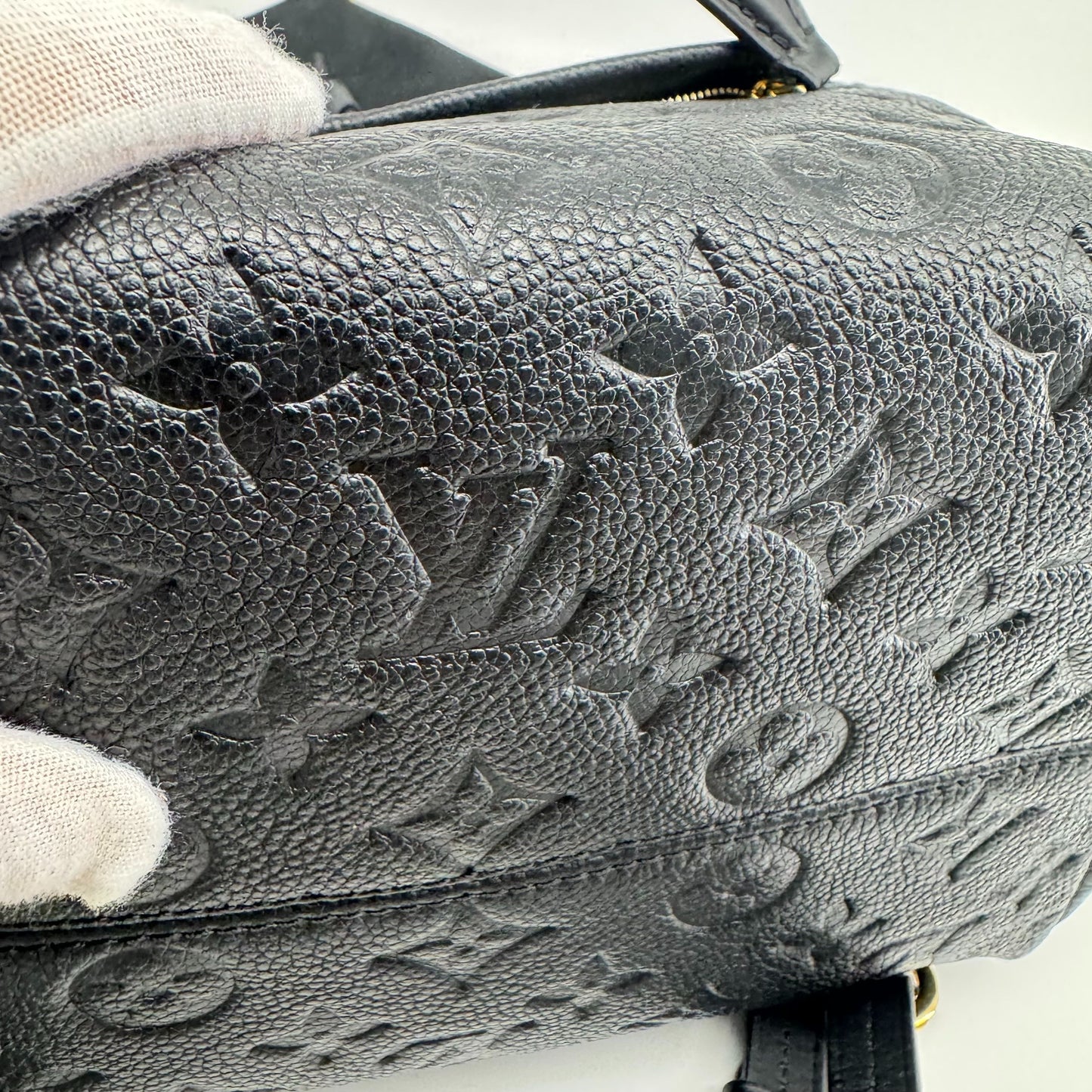 Louis Vuitton - Montsouris - Leather - Black - (medium)
