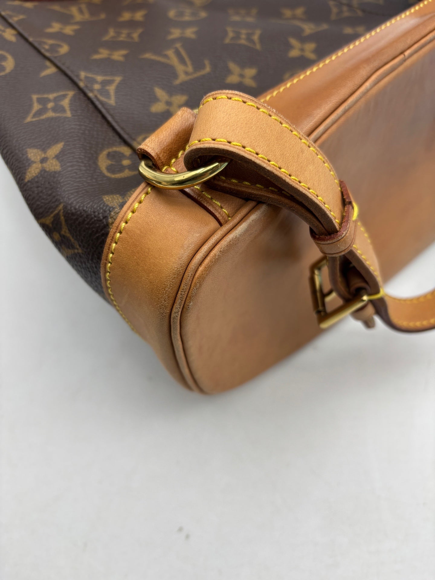 Louis Vuitton - Montsouris - Leather - Brown - (medium)