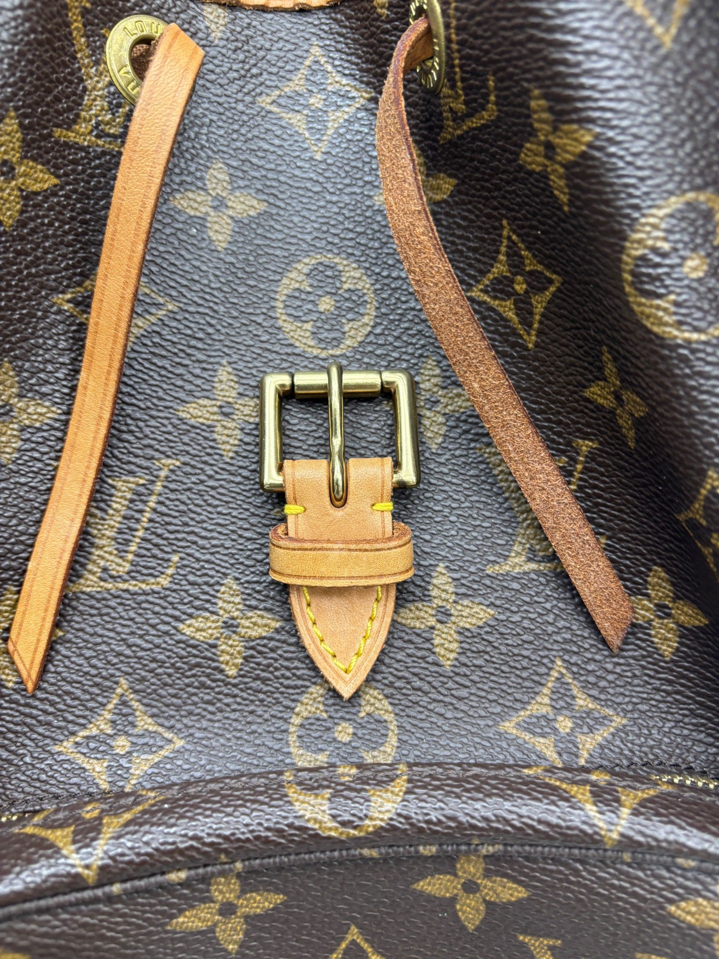 Louis Vuitton - Montsouris - Monogram coated canvas with Vachetta leather trim - Brown - (small)