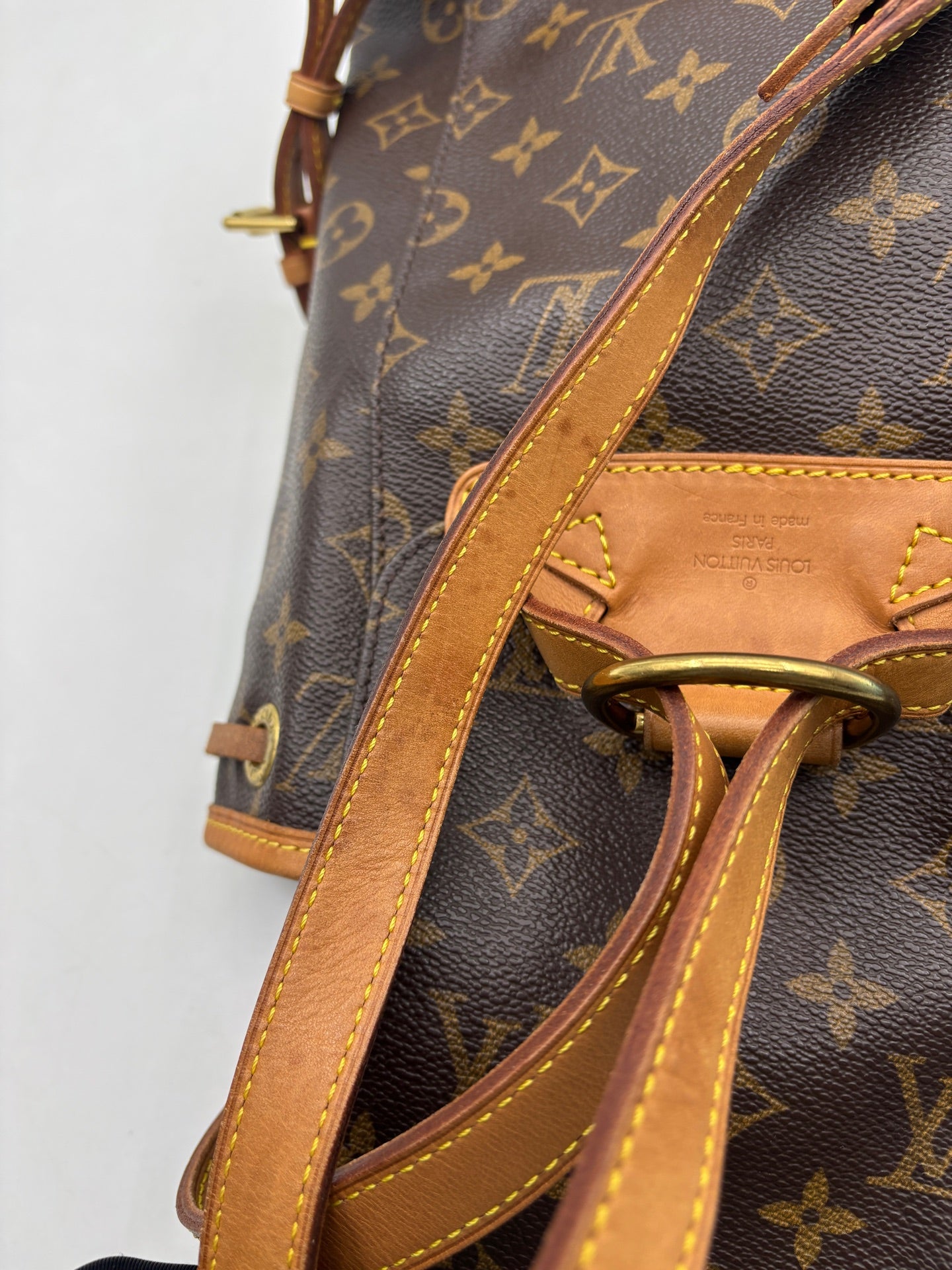 Louis Vuitton - Montsouris - Monogram coated canvas with Vachetta leather trim - Brown - (small)