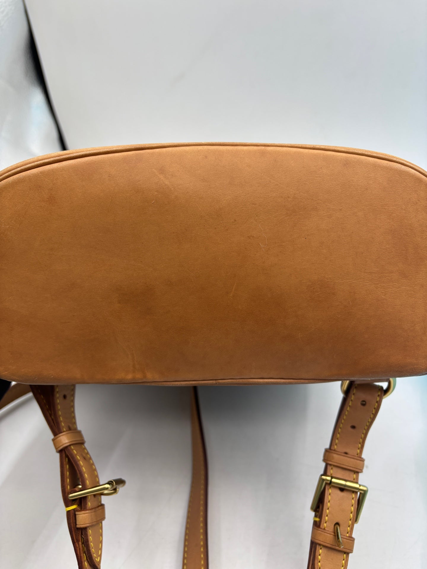Louis Vuitton - Montsouris - Monogram coated canvas with Vachetta leather trim - Brown - (small)