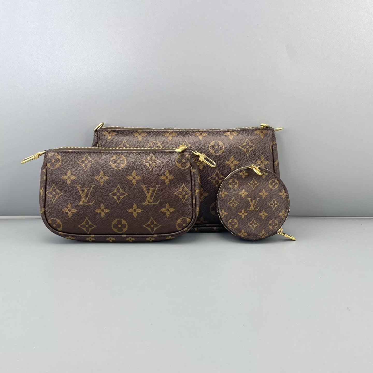 Louis Vuitton - Multi Pochette Accessoires - Coated canvas with natural cowhide leather trim - Brown with Green Strap and Gold-Tone Hardware - (small)