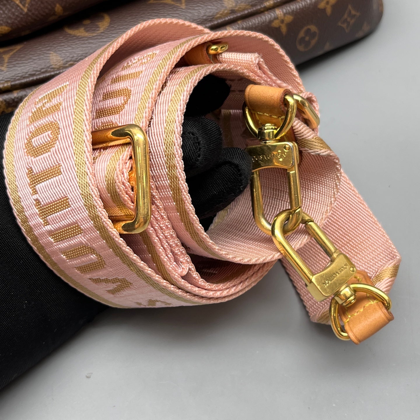 Louis Vuitton - Multi Pochette Accessoires - Monogram coated canvas with natural cowhide leather trim and textile strap - Brown - (Small)