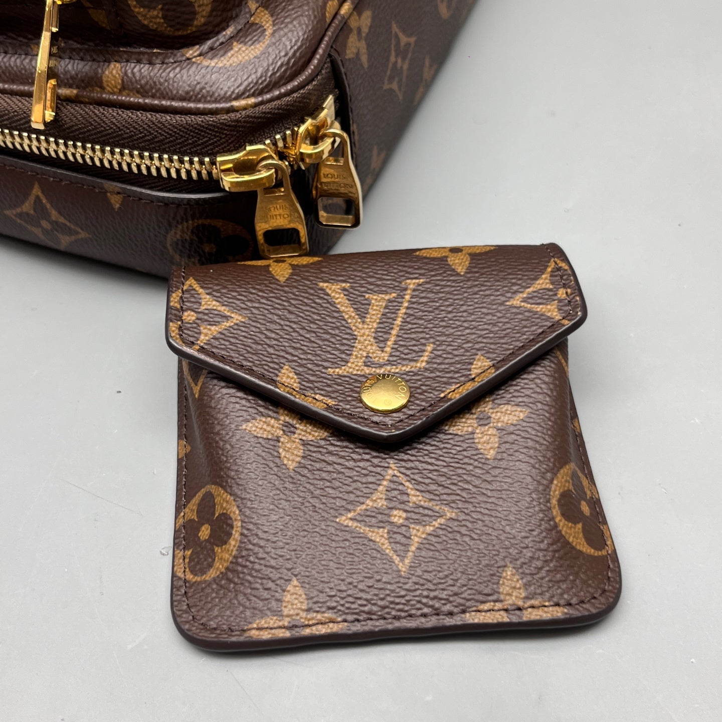 Louis Vuitton - Multi Pochette Accessoires - Monogram coated canvas with natural vachetta leather trim and textile strap - Brown - (small)