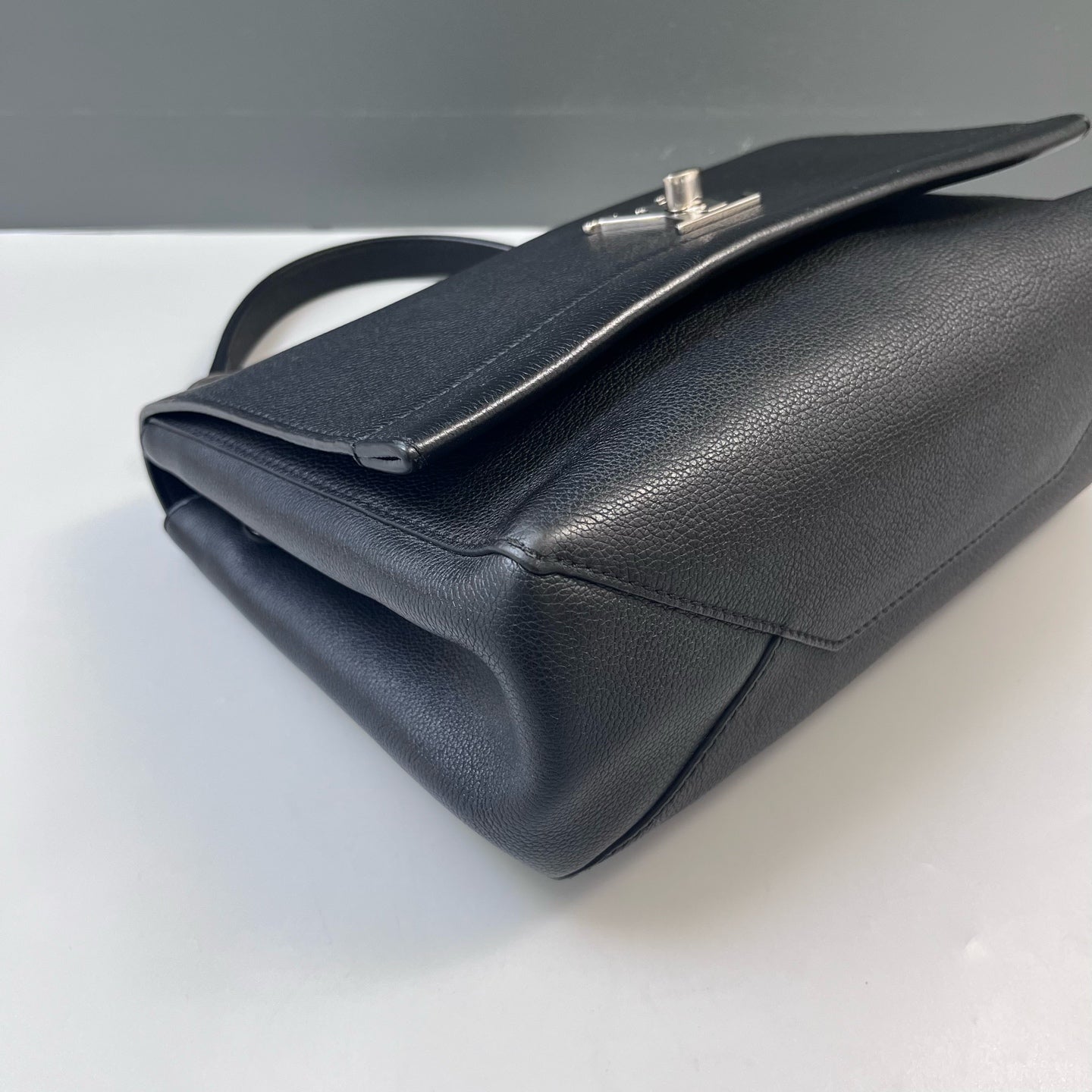 Louis Vuitton Mylockme Grained Leather Black - view 2