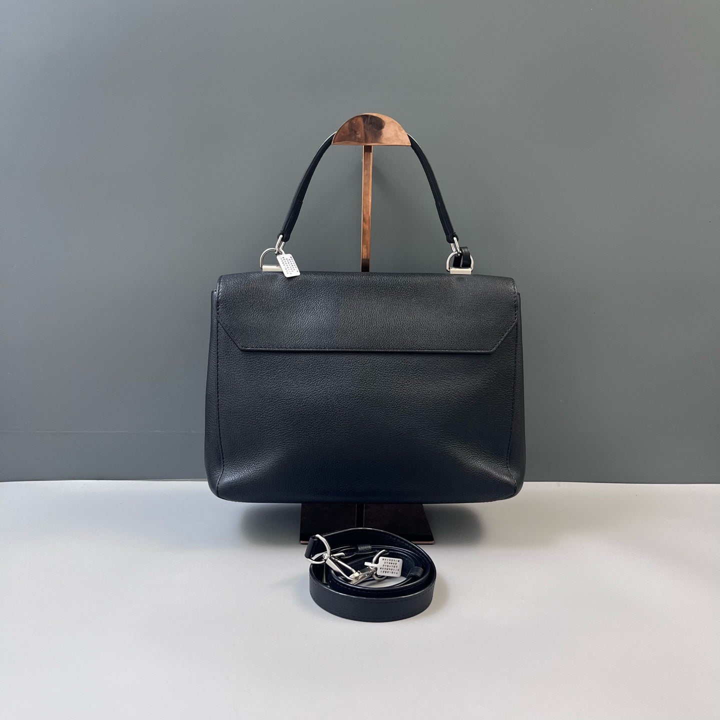 Louis Vuitton Mylockme Grained Leather Black - view 4