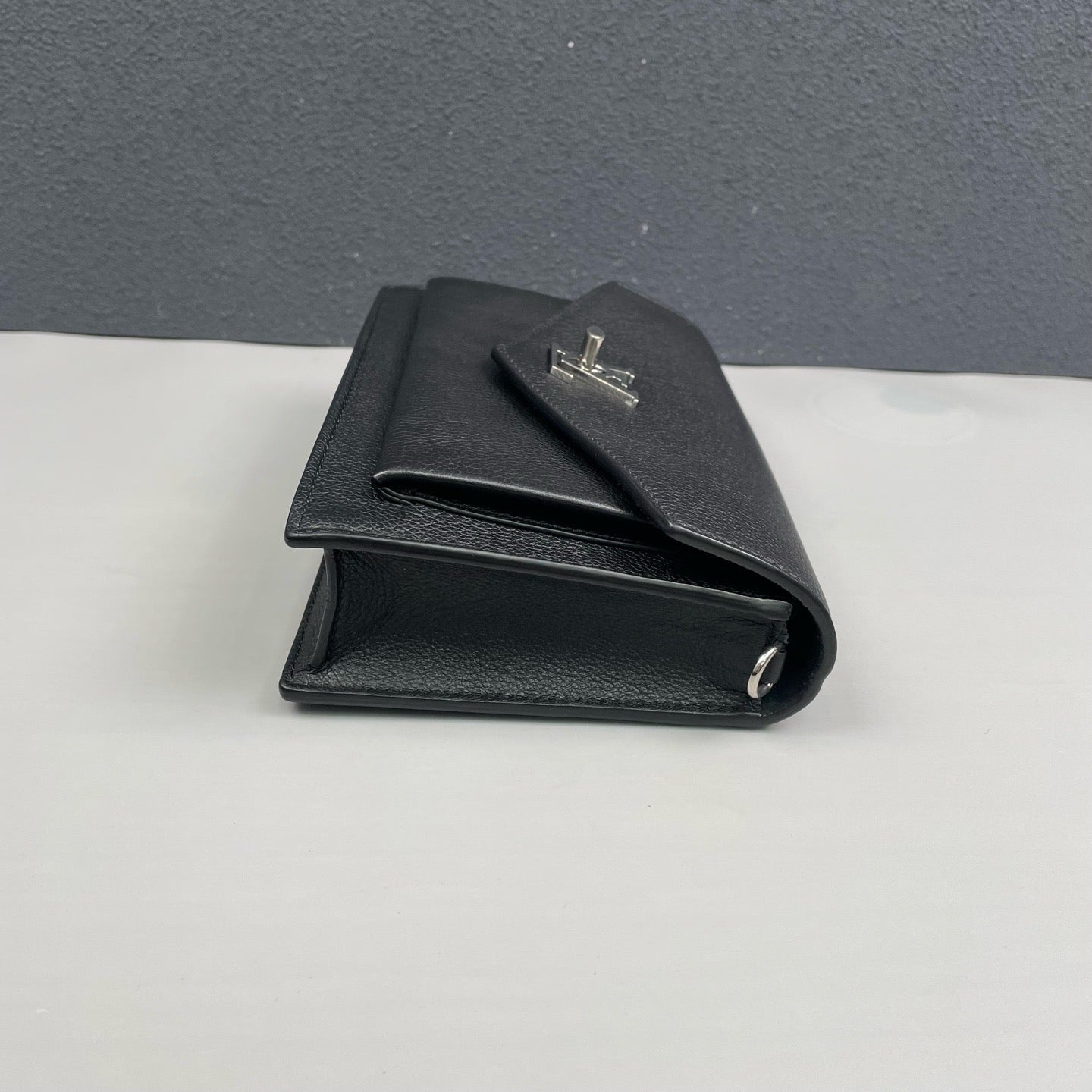 Louis Vuitton - MyLockme Chain Bag - Grained leather - Black - (mini)