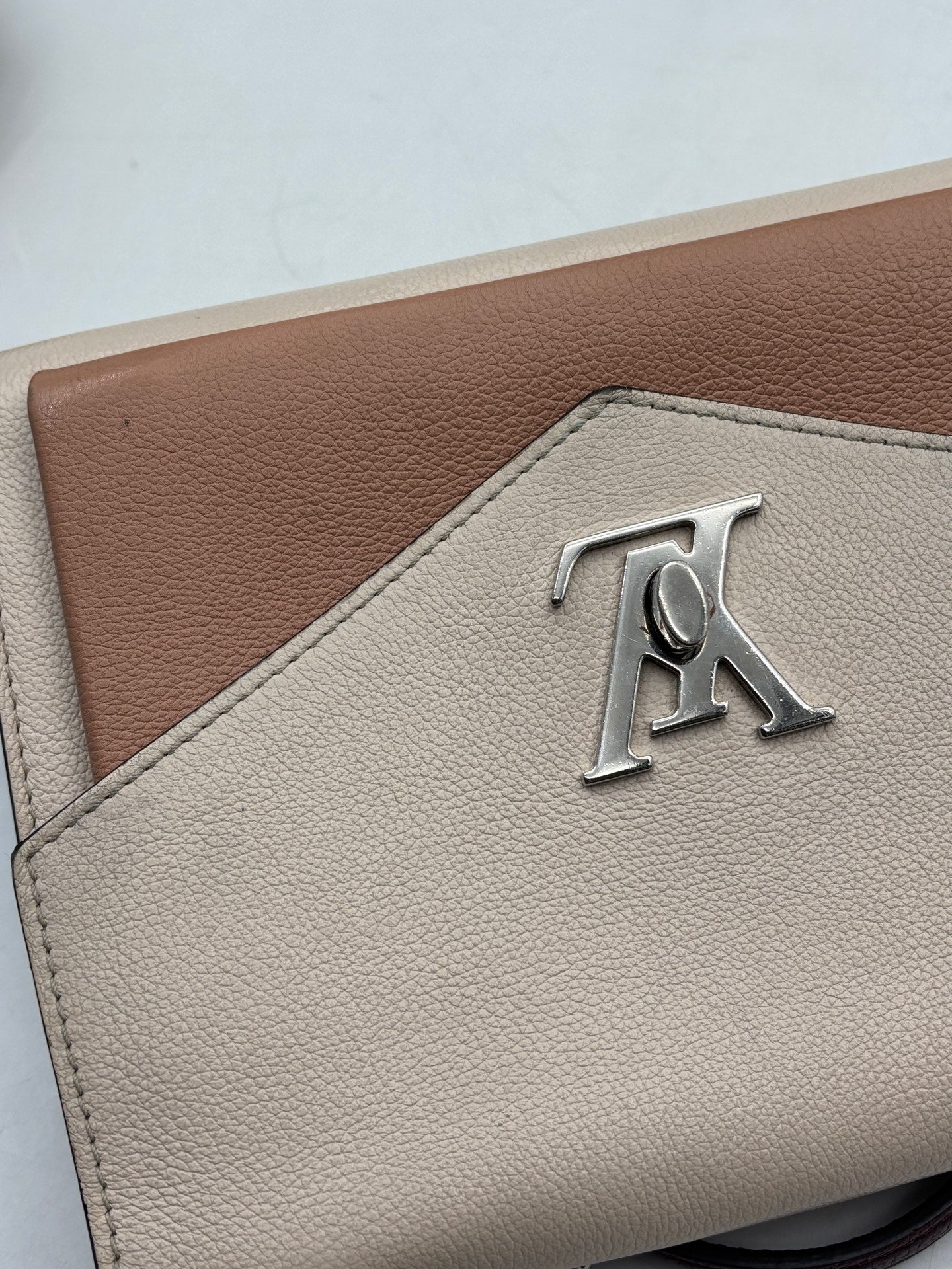 Louis Vuitton - MyLockme Envelope Bag - Grained cowhide leather - Beige, Light Brown, and Burgundy with Silver-Tone Hardware - (small)