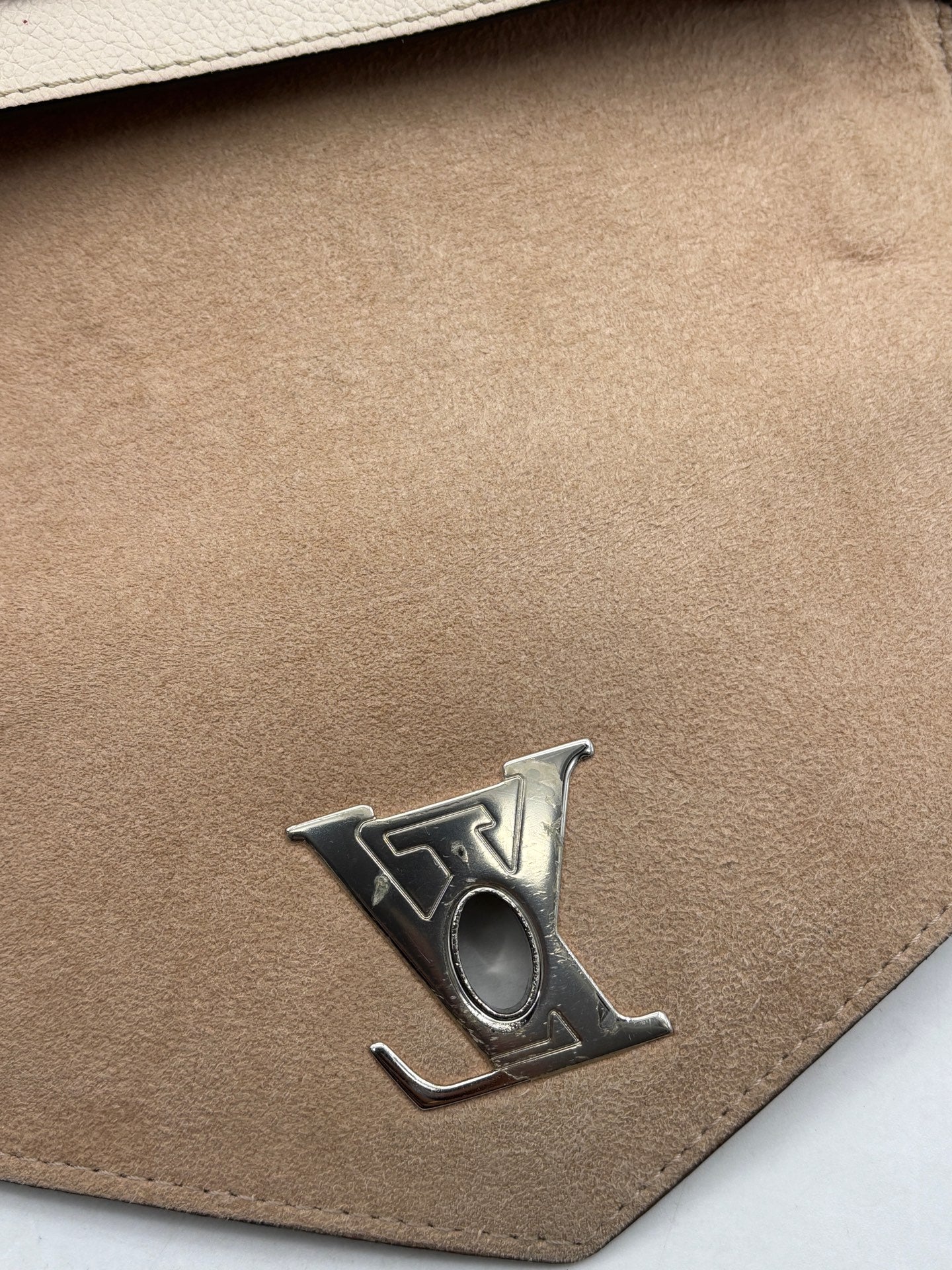 Louis Vuitton - MyLockme Envelope Bag - Grained cowhide leather - Beige, Light Brown, and Burgundy with Silver-Tone Hardware - (small)