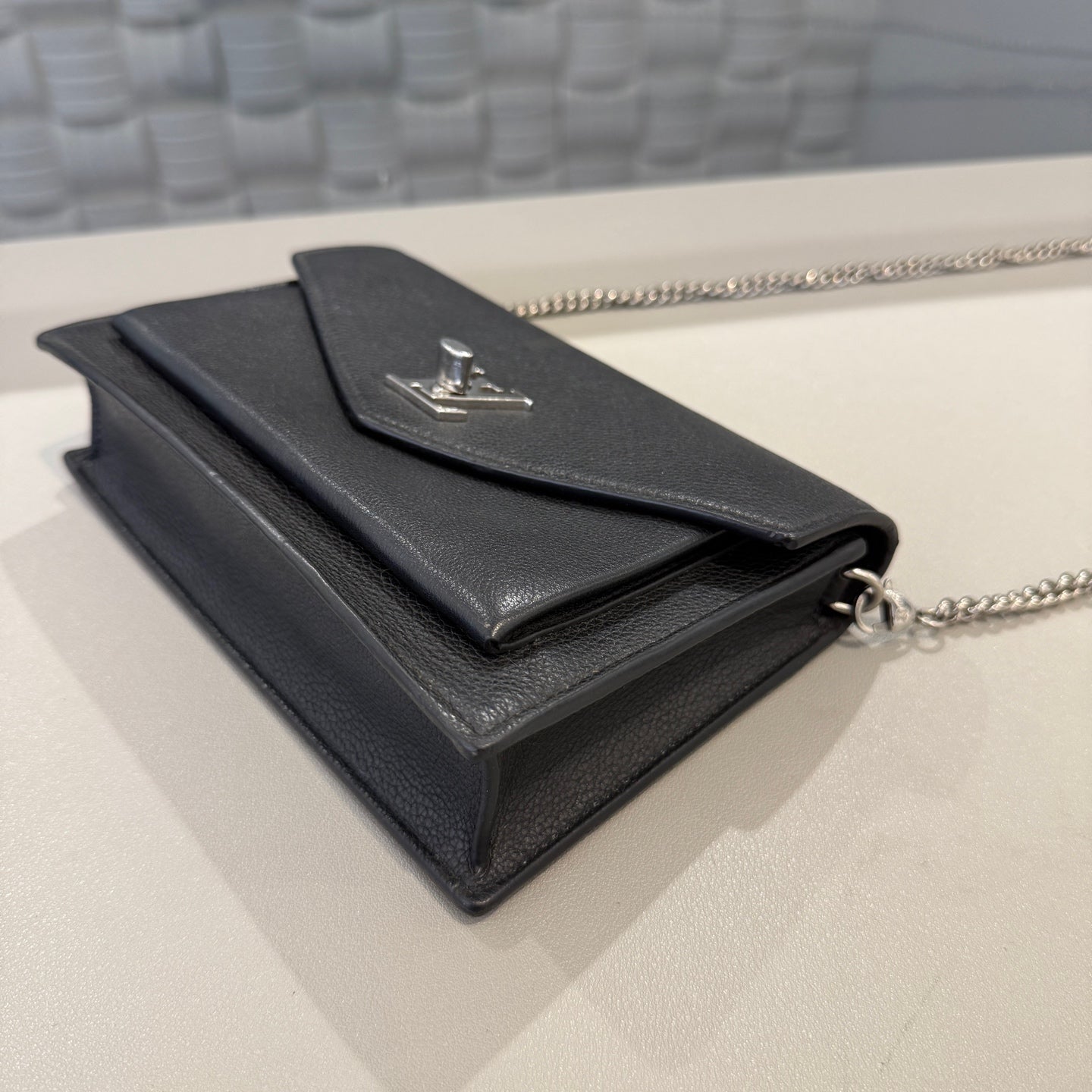 Louis Vuitton - Mylockme WOC - Cowhide leather - Black - (Small)