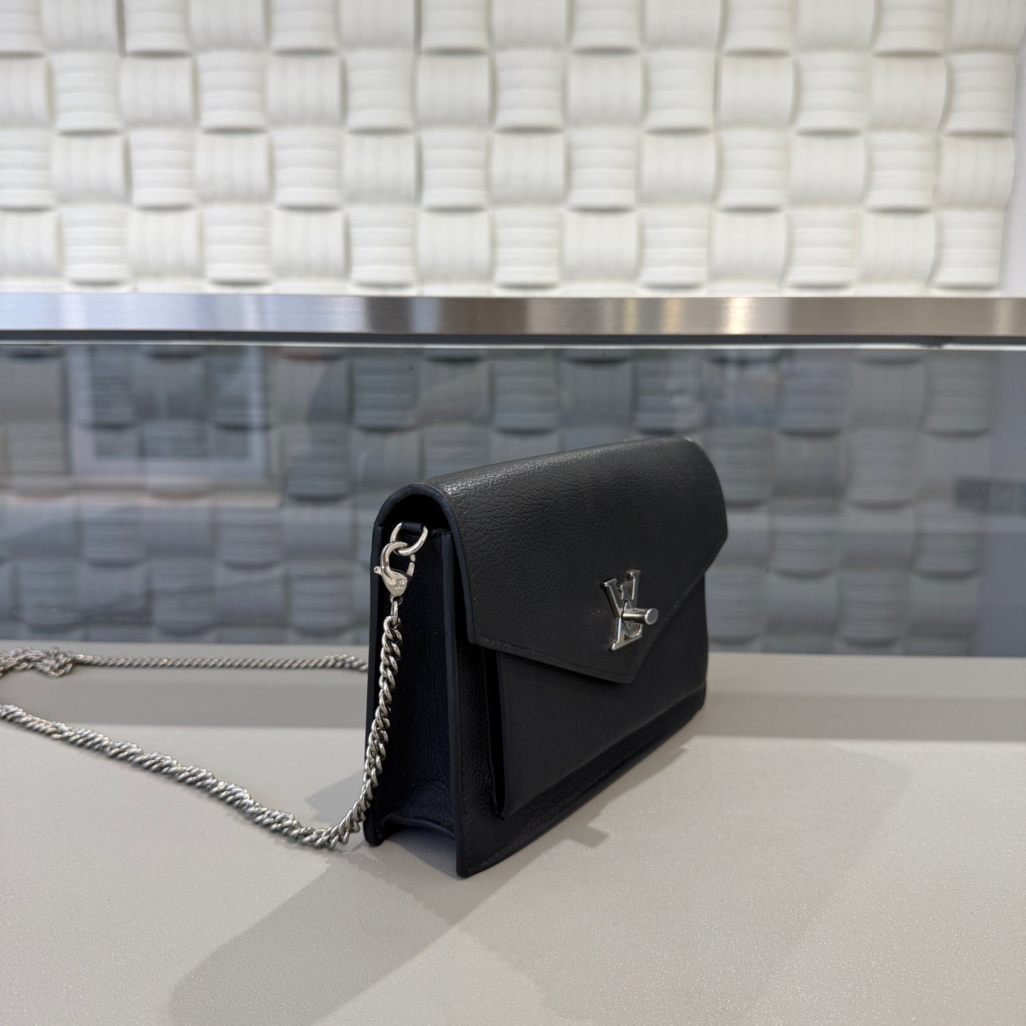 Louis Vuitton - Mylockme WOC - Cowhide leather - Black - (Small)