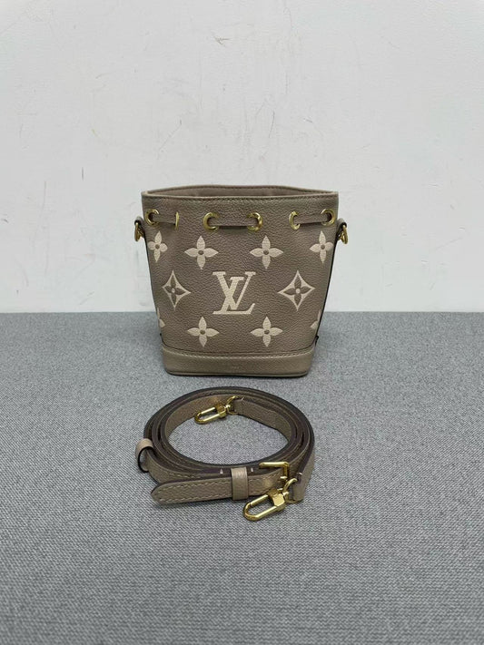 Louis Vuitton - Nano Noé - Grained leather - Grey - (mini)