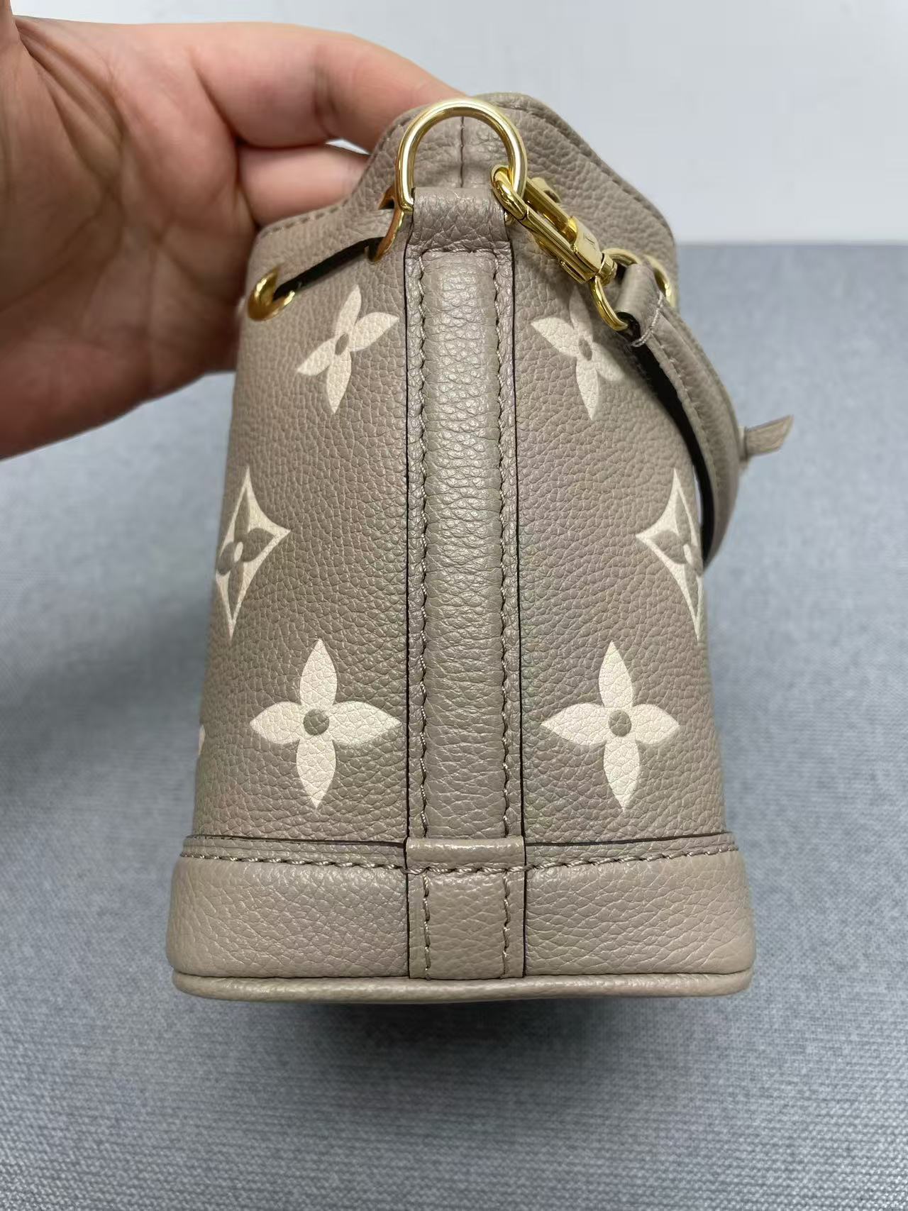Louis Vuitton - Nano Noé - Grained leather - Grey - (mini)