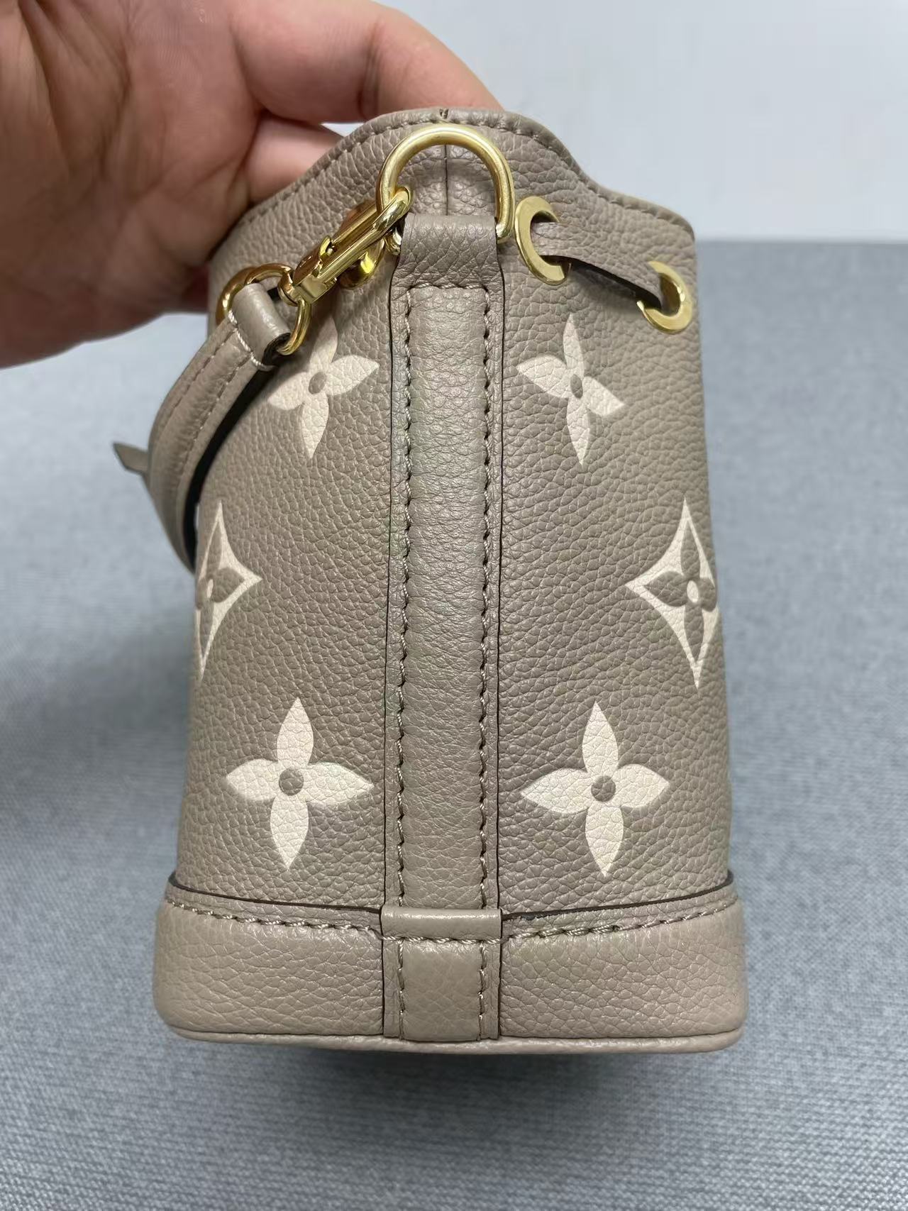 Louis Vuitton - Nano Noé - Grained leather - Grey - (mini)