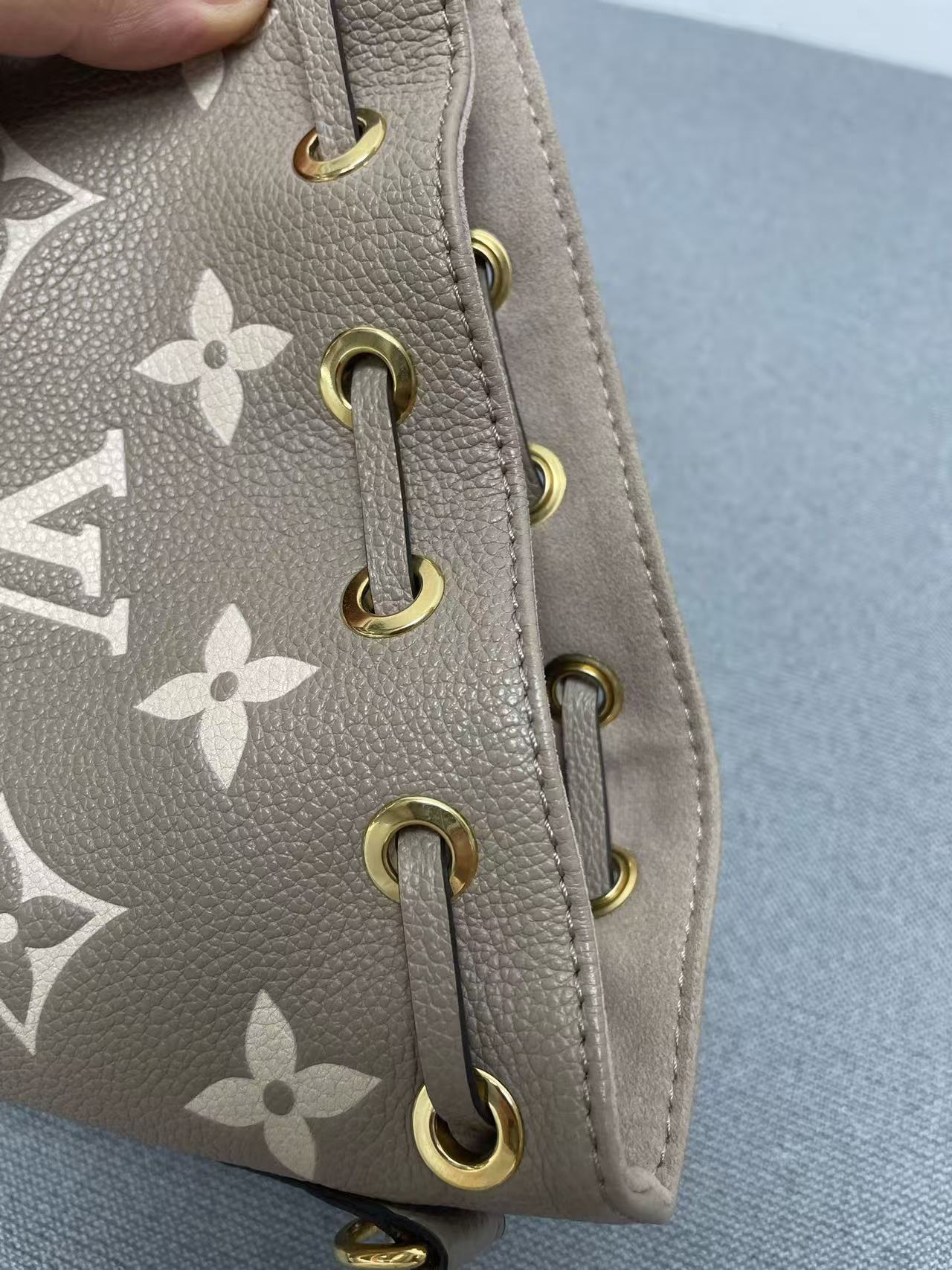 Louis Vuitton - Nano Noé - Grained leather - Grey - (mini)