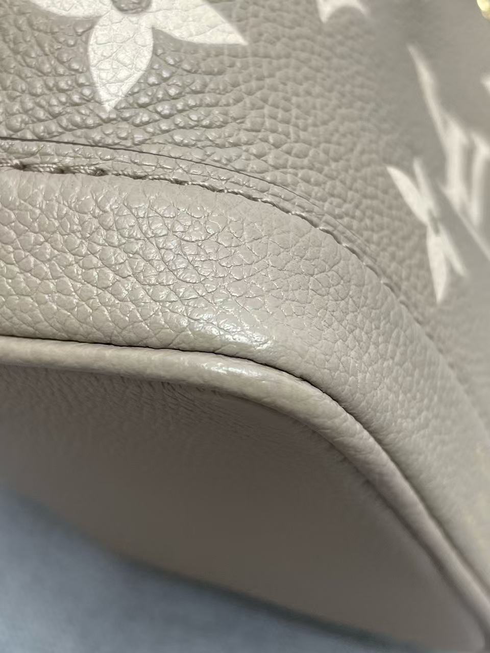 Louis Vuitton - Nano Noé - Grained leather - Grey - (mini)