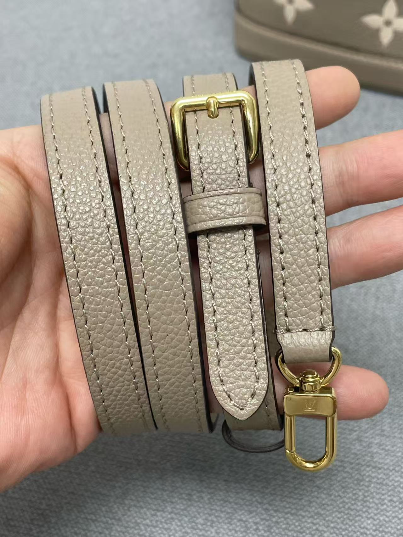 Louis Vuitton - Nano Noé - Grained leather - Grey - (mini)