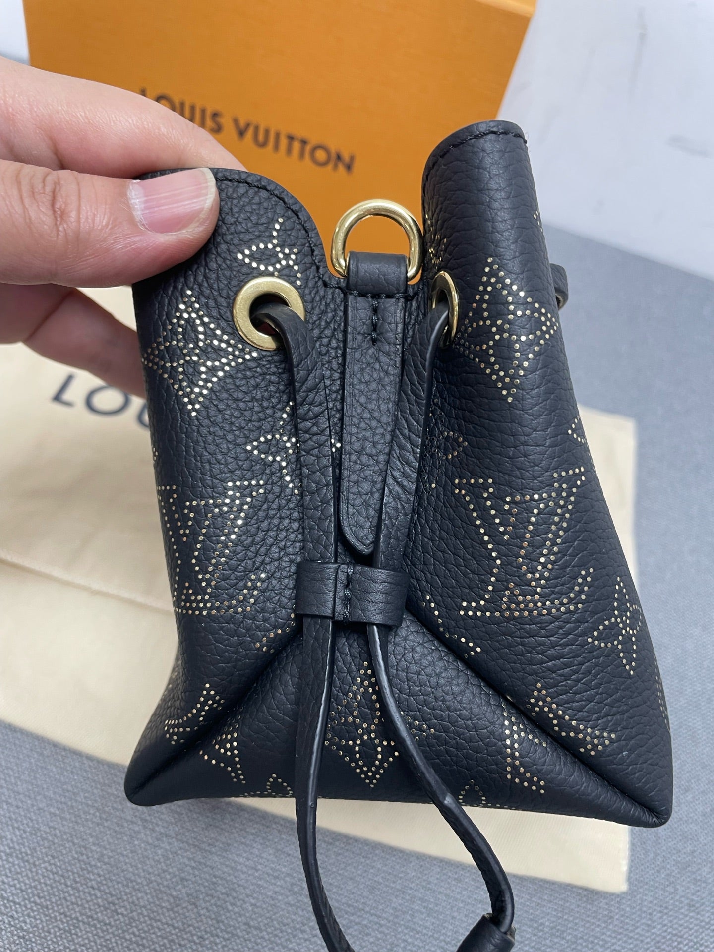 Louis Vuitton - Nano Noé - Leather - Black - (mini)