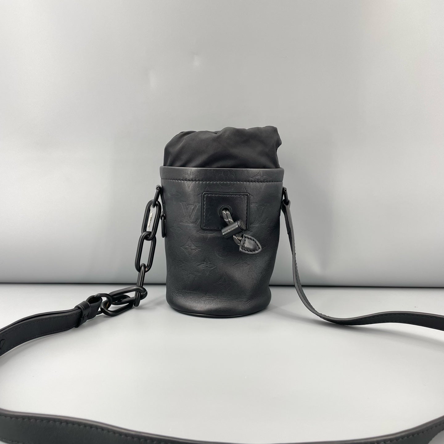 Louis Vuitton - Nano Noe - Leather - Black - (mini)