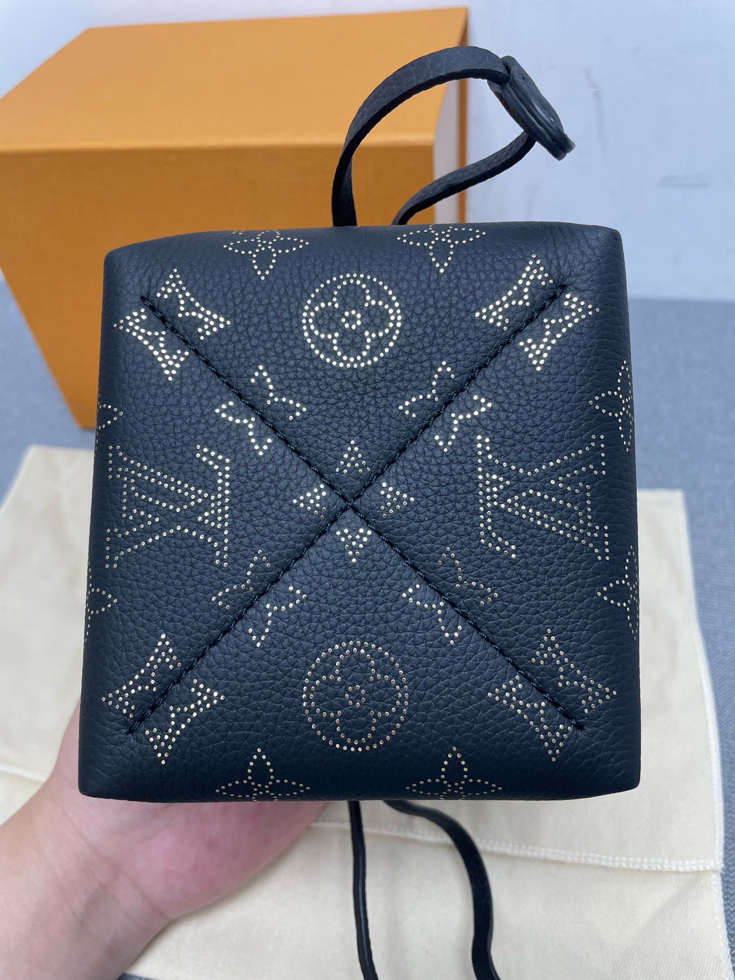 Louis Vuitton - Nano Noé - Leather - Black - (mini)