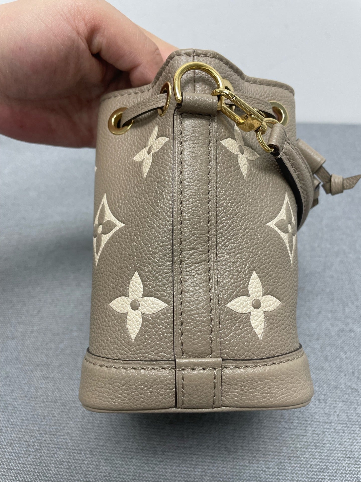 Louis Vuitton - Nano Noé - Leather - Grey - (mini)