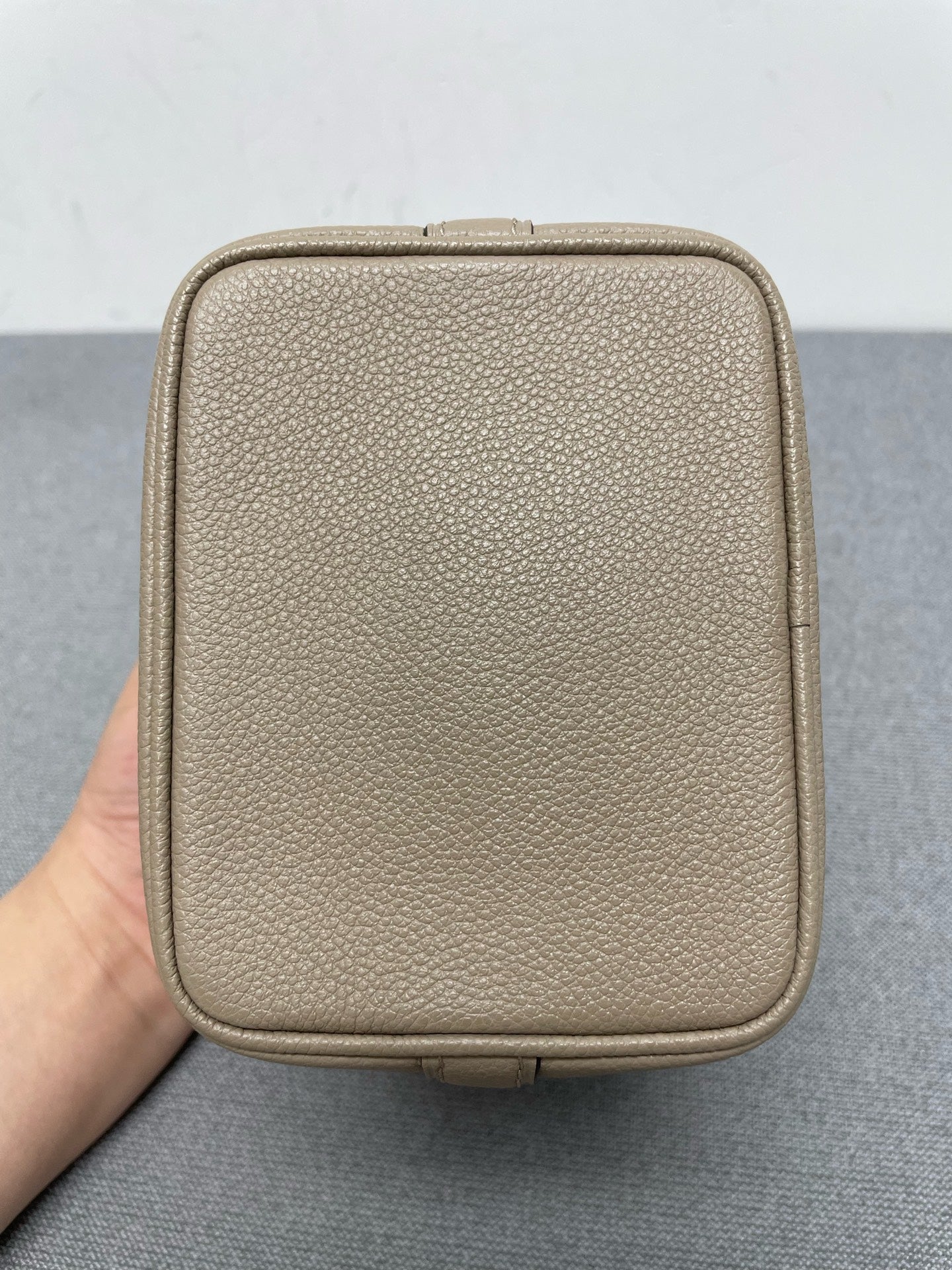 Louis Vuitton - Nano Noé - Leather - Grey - (mini)