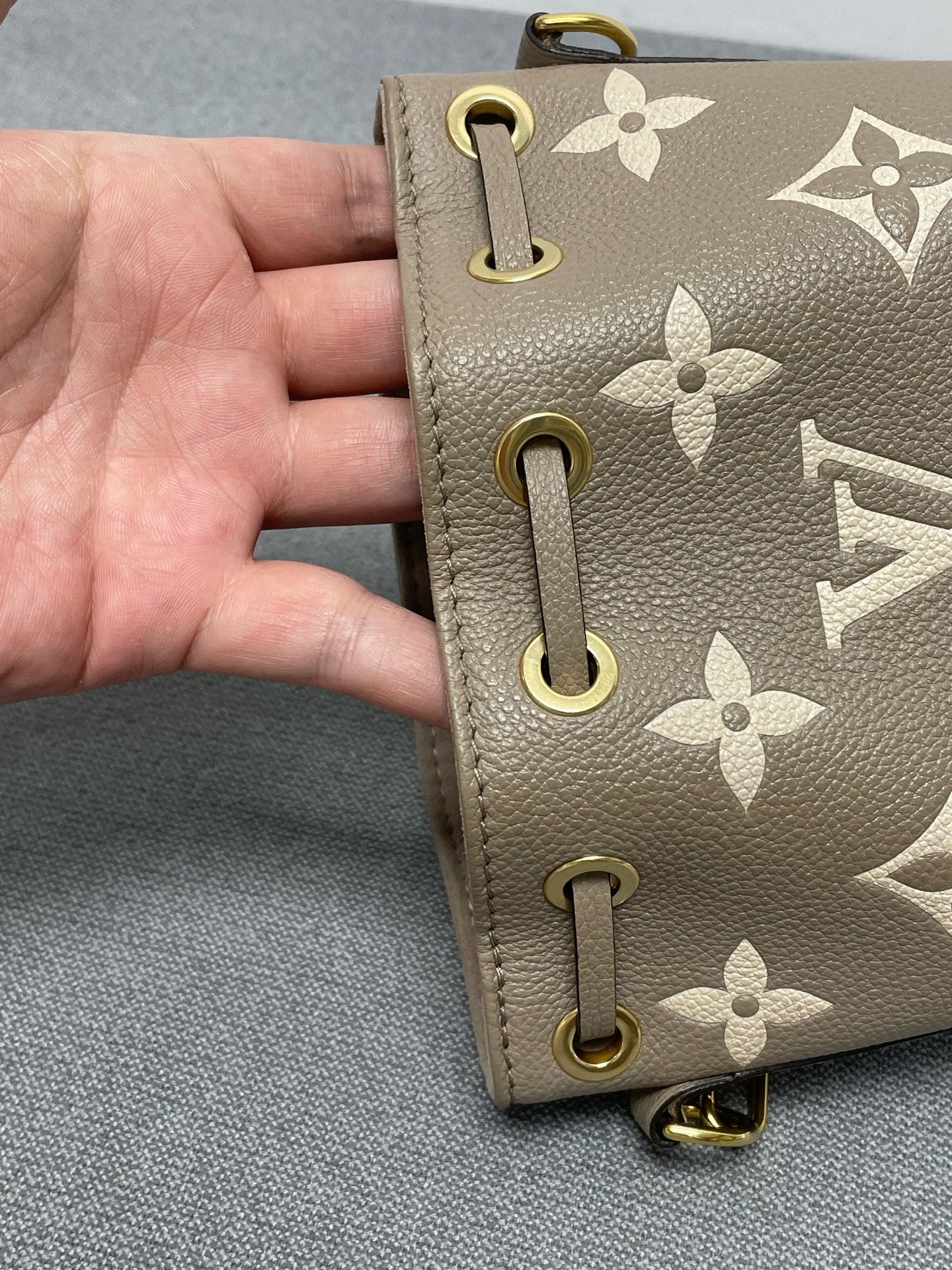 Louis Vuitton - Nano Noé - Leather - Grey - (mini)