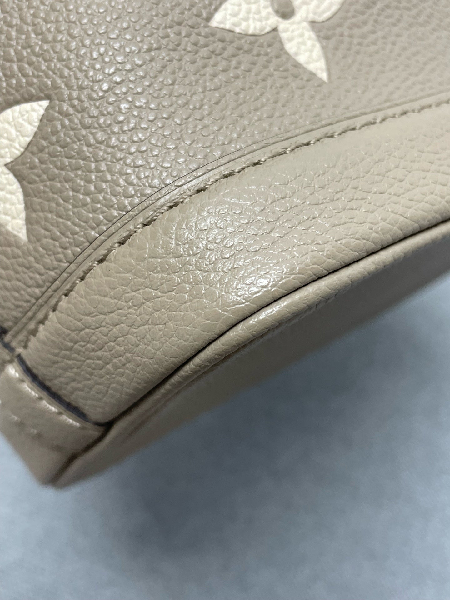 Louis Vuitton - Nano Noé - Leather - Grey - (mini)