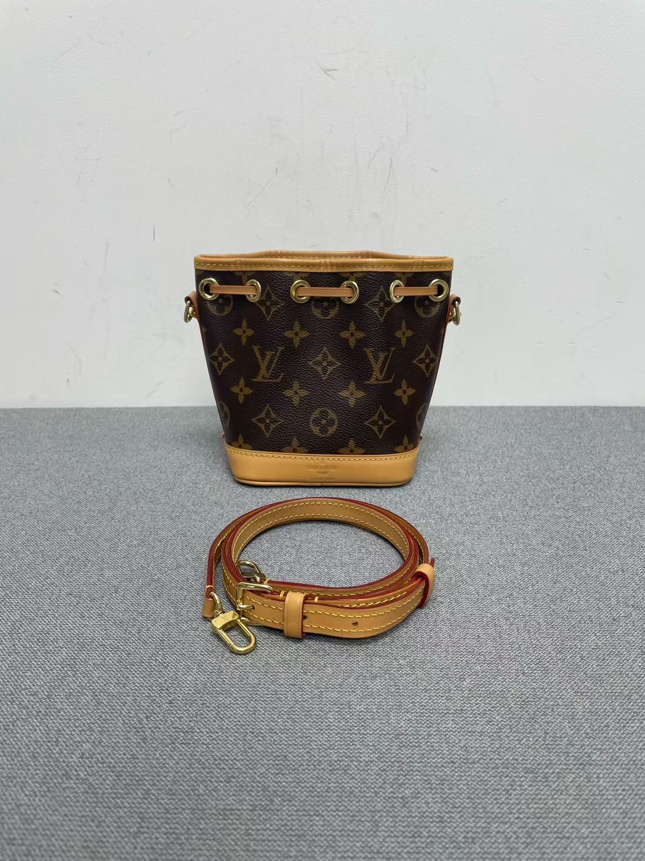 Louis Vuitton - Nano Noé - Monogram canvas with natural cowhide leather (vachetta) trim - Brown - (mini)