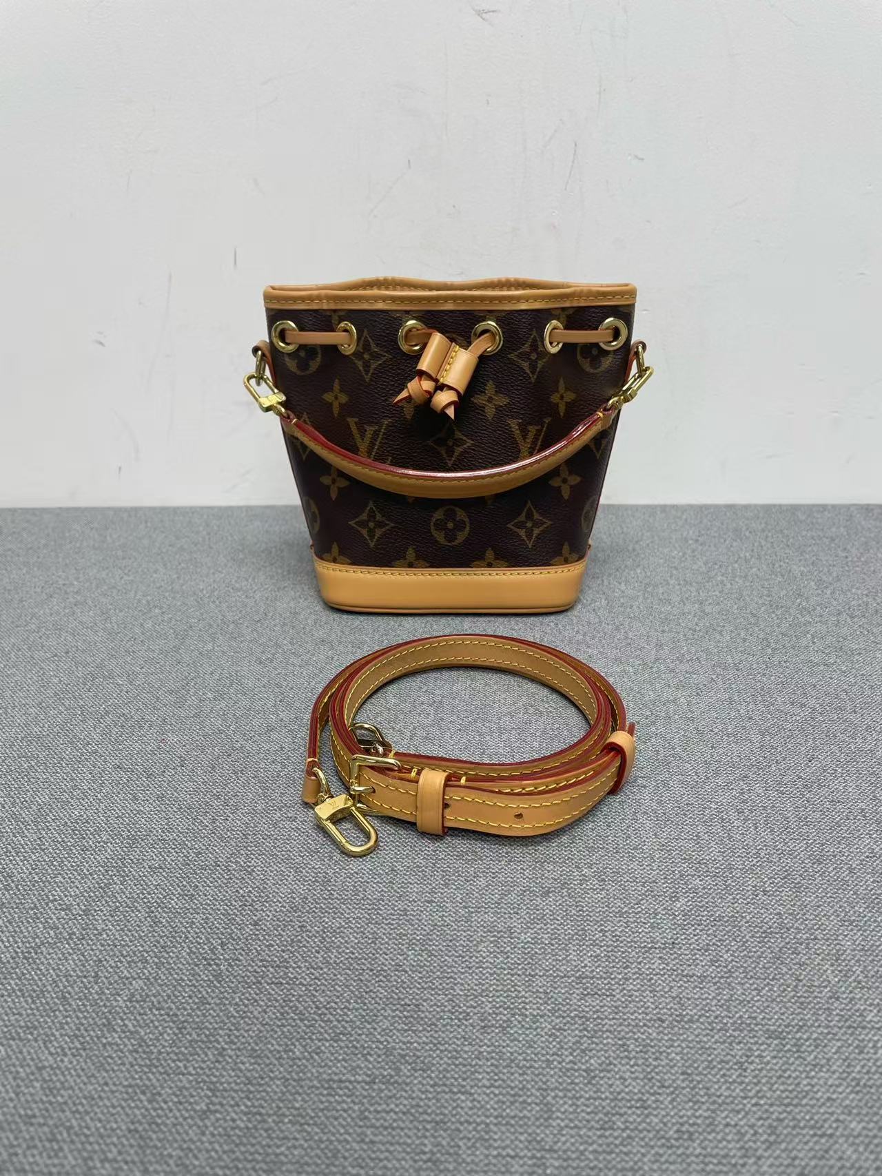 Louis Vuitton - Nano Noé - Monogram canvas with natural cowhide leather (vachetta) trim - Brown - (mini)
