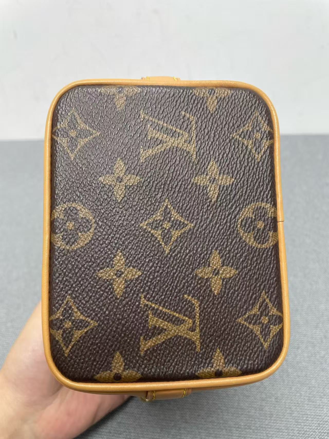 Louis Vuitton - Nano Noé - Monogram canvas with natural cowhide leather (vachetta) trim - Brown - (mini)