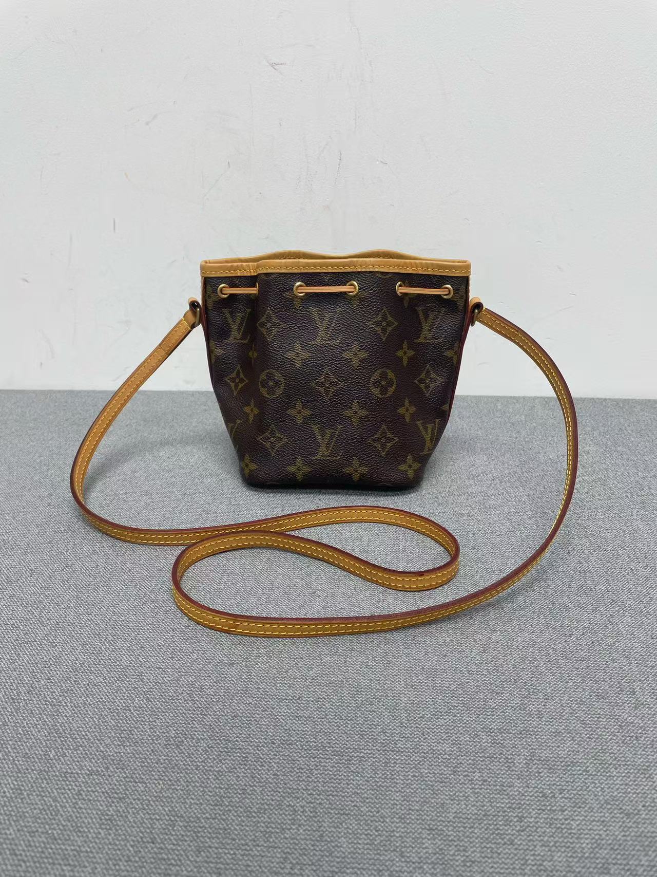 Louis Vuitton - Nano Noé - Monogram coated canvas and Vachetta leather - Brown - (mini)