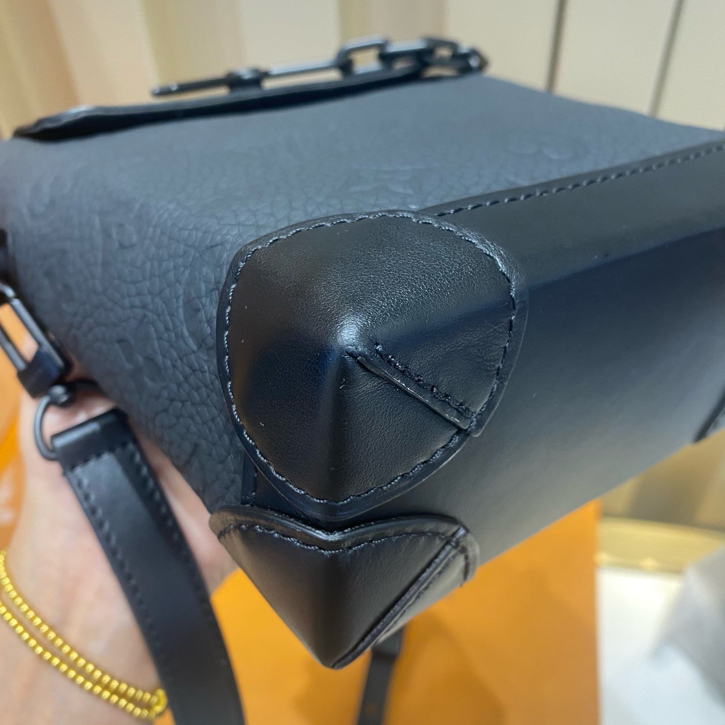Louis Vuitton - Nano Steamer - Leather - Black - (Mini)