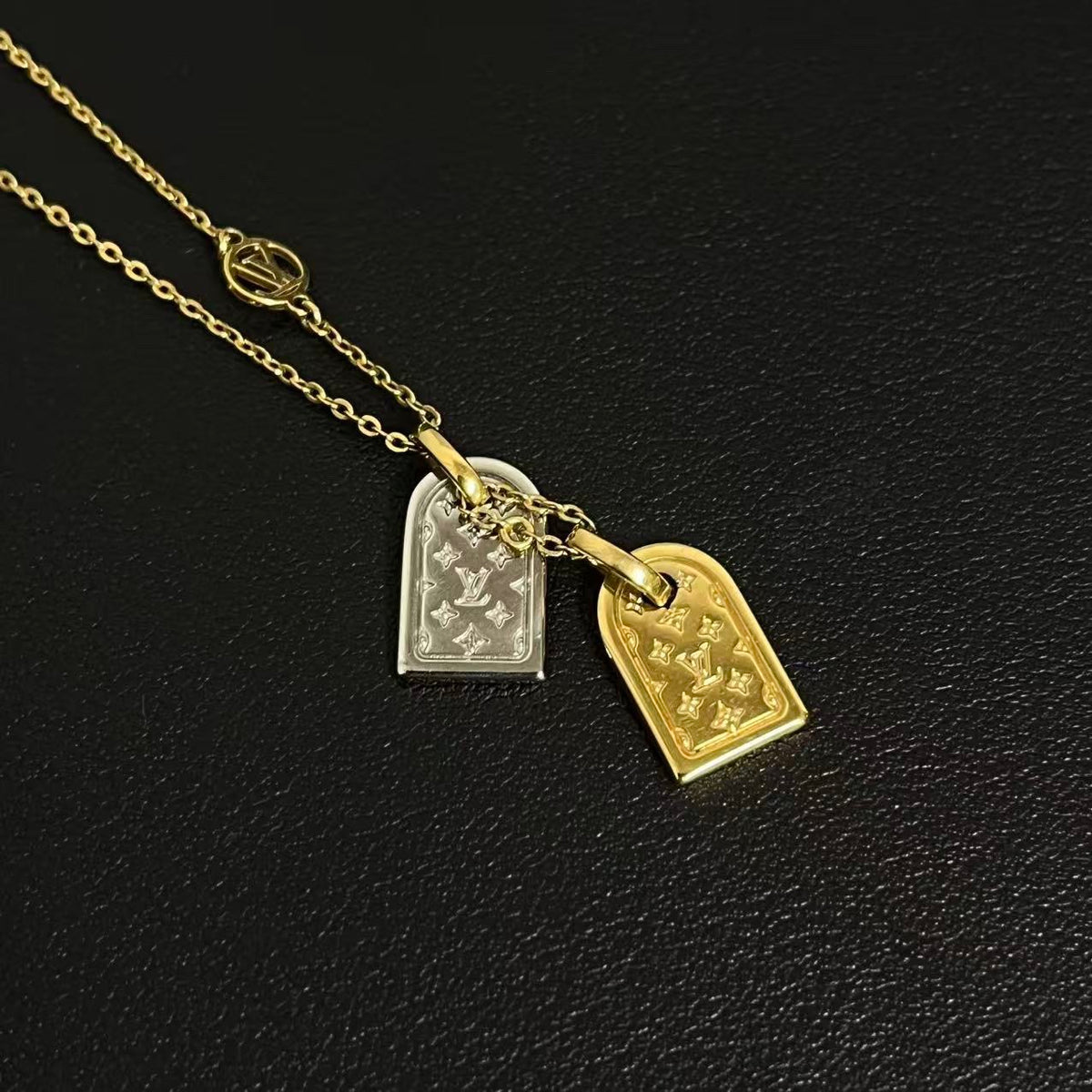 Louis Vuitton - Nanogram - Gold-tone and silver-tone finish - Multicolour