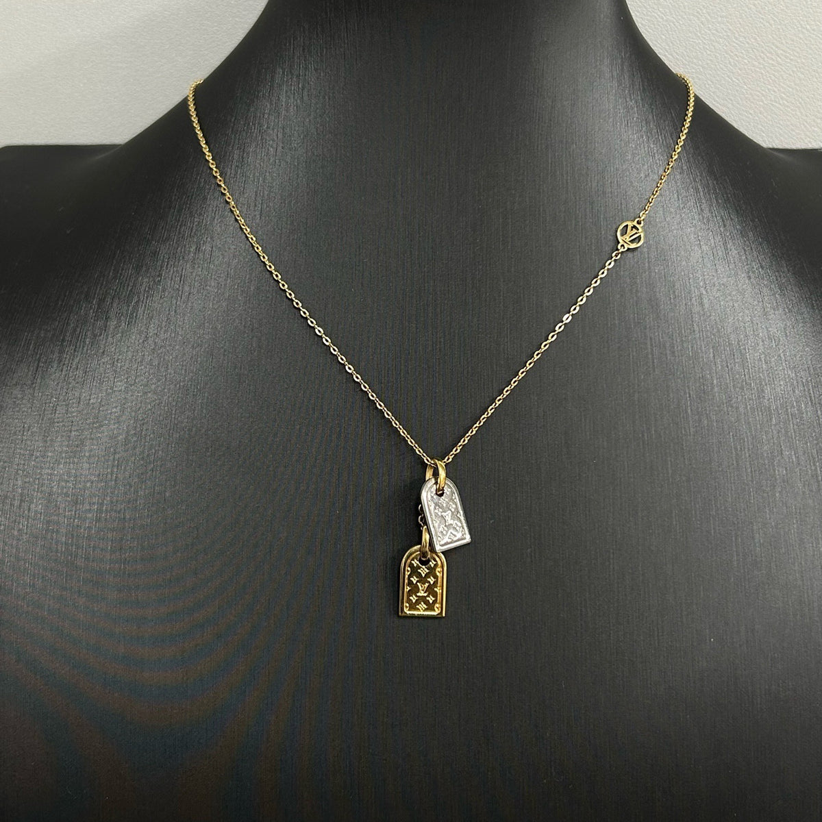 Louis Vuitton - Nanogram - Gold-tone and silver-tone finish - Multicolour
