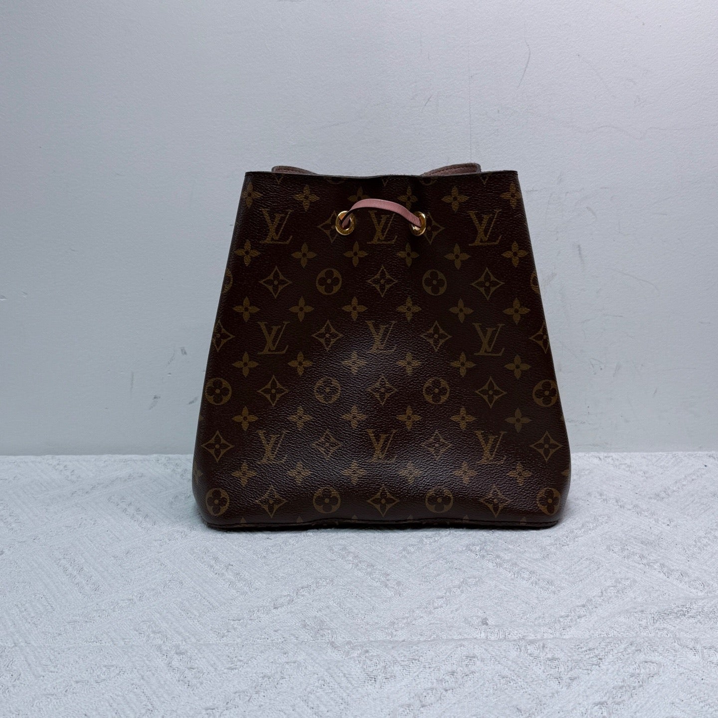 Louis Vuitton - Neo Noe - Monogram coated canvas with leather trim - Brown with Pink Accents - (medium)