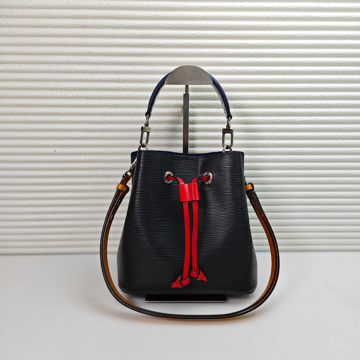 Louis Vuitton - NeoNoe BB - Leather - Black - (mini)