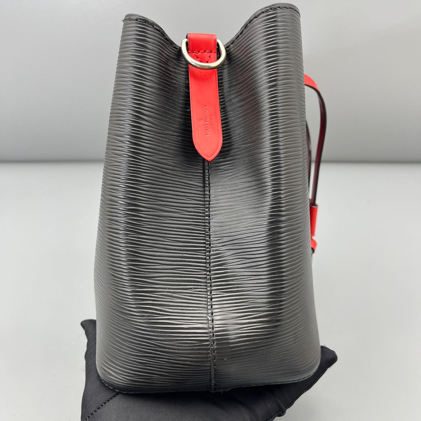 Louis Vuitton - NéoNoé BB - Leather - Black - (mini)