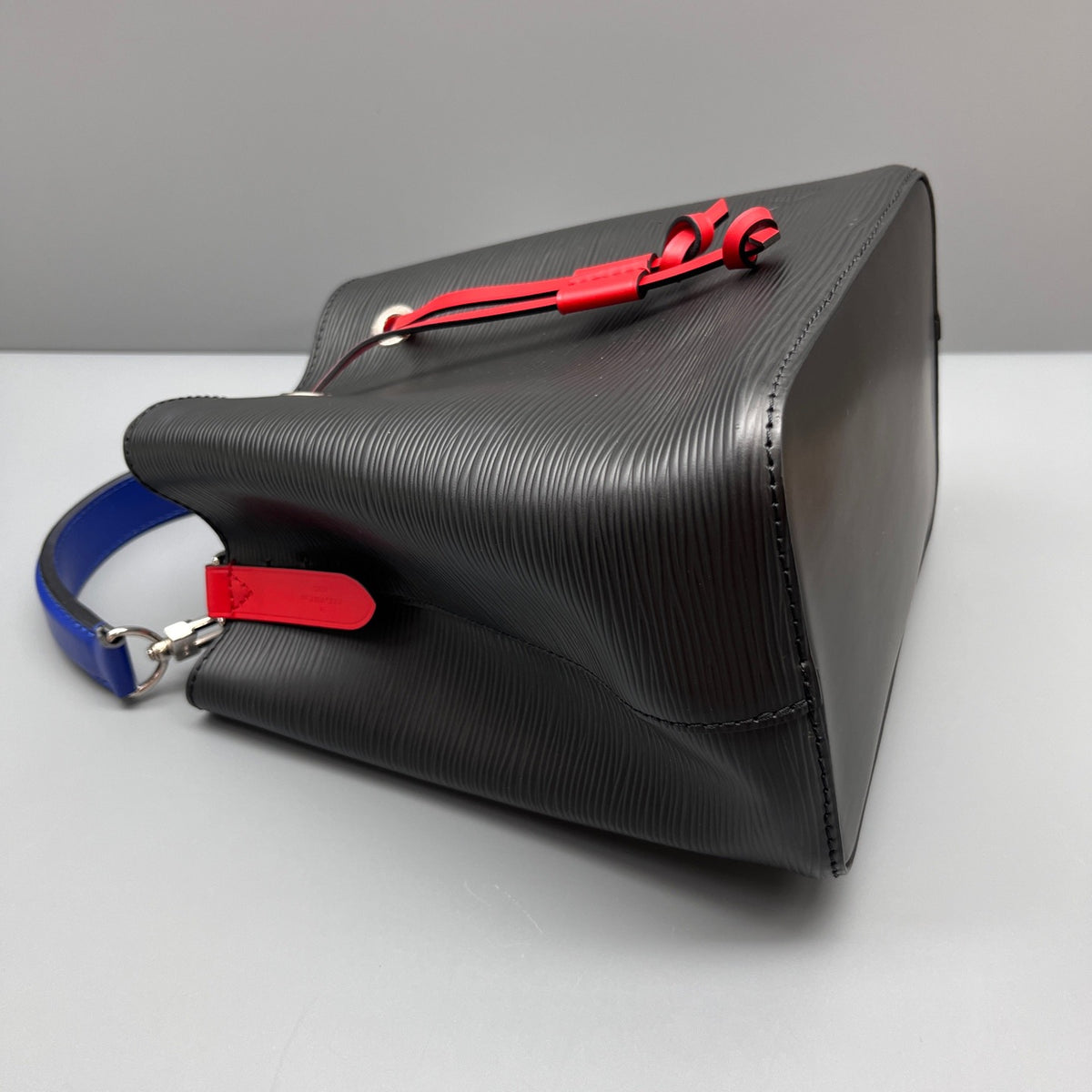 Louis Vuitton - NeoNoe BB - Leather - Black - (mini)