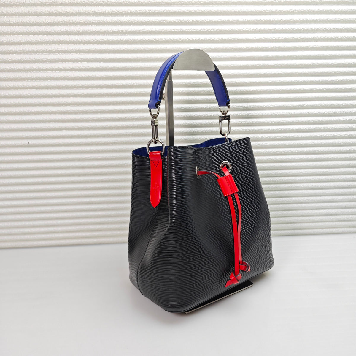 Louis Vuitton - NeoNoe BB - Leather - Black - (mini)